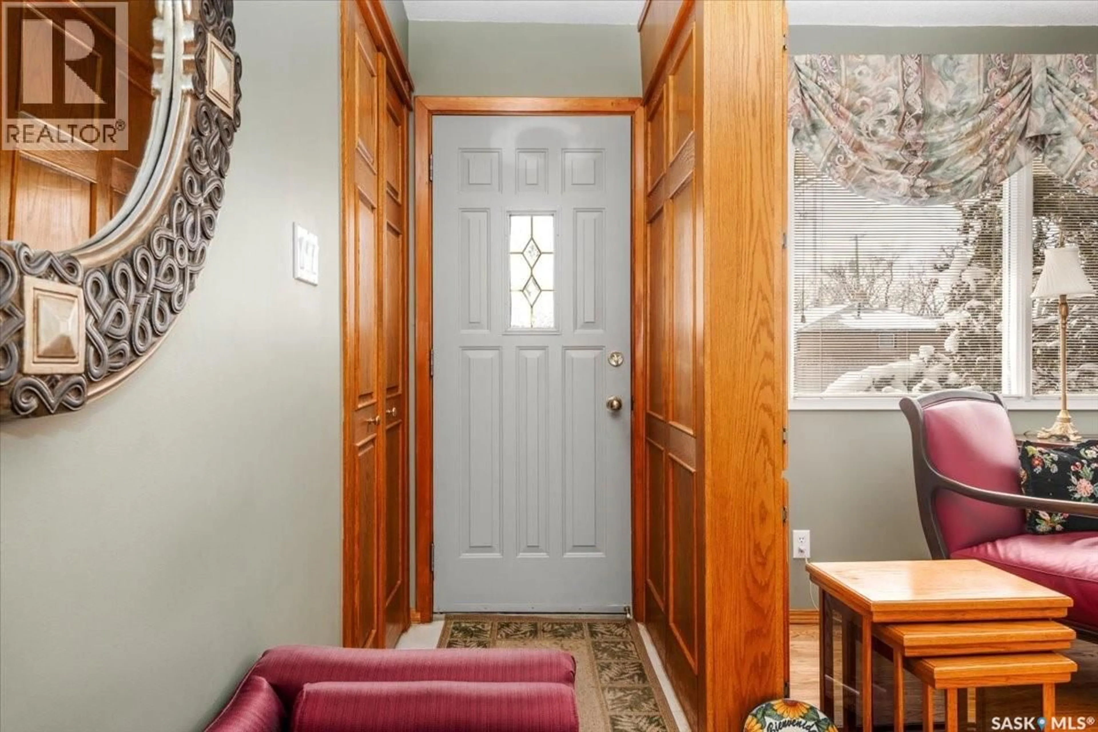 Indoor entryway for 1514 8TH AVENUE, Regina Saskatchewan S4R0G3