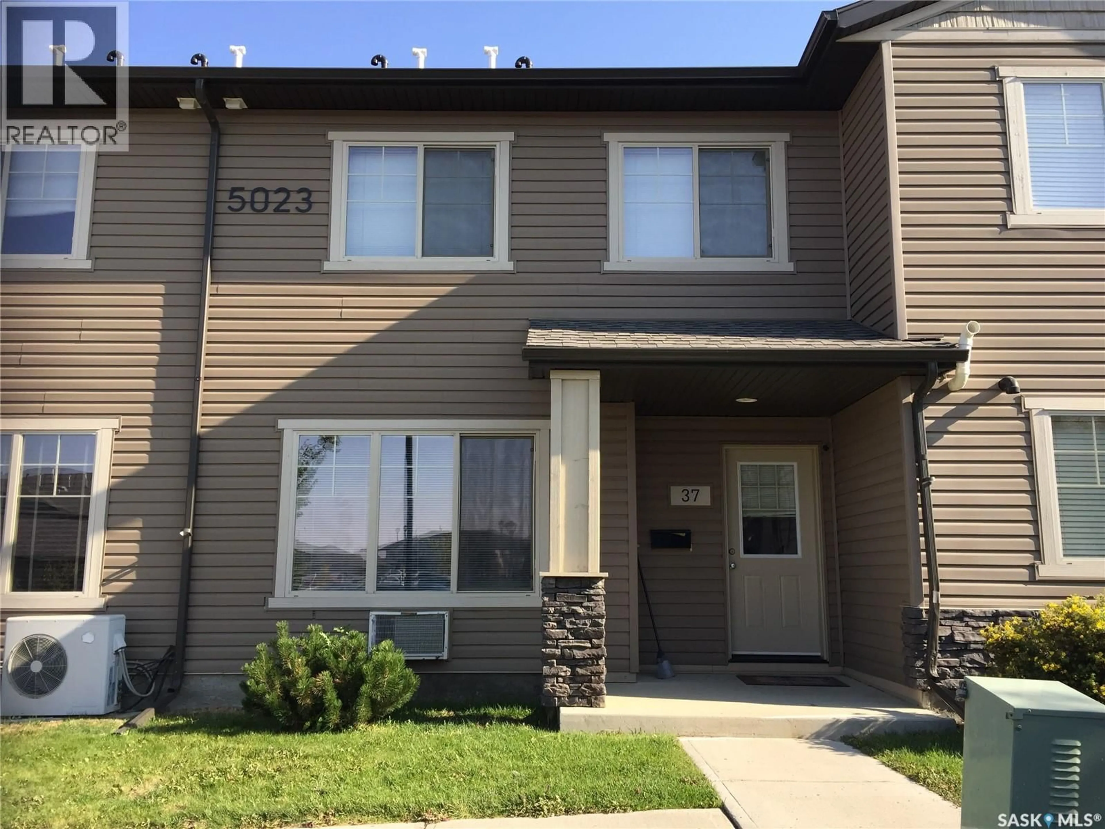 Home with vinyl exterior material, street for 37 - 5023 JAMES HILL ROAD, Regina Saskatchewan S4W0B9