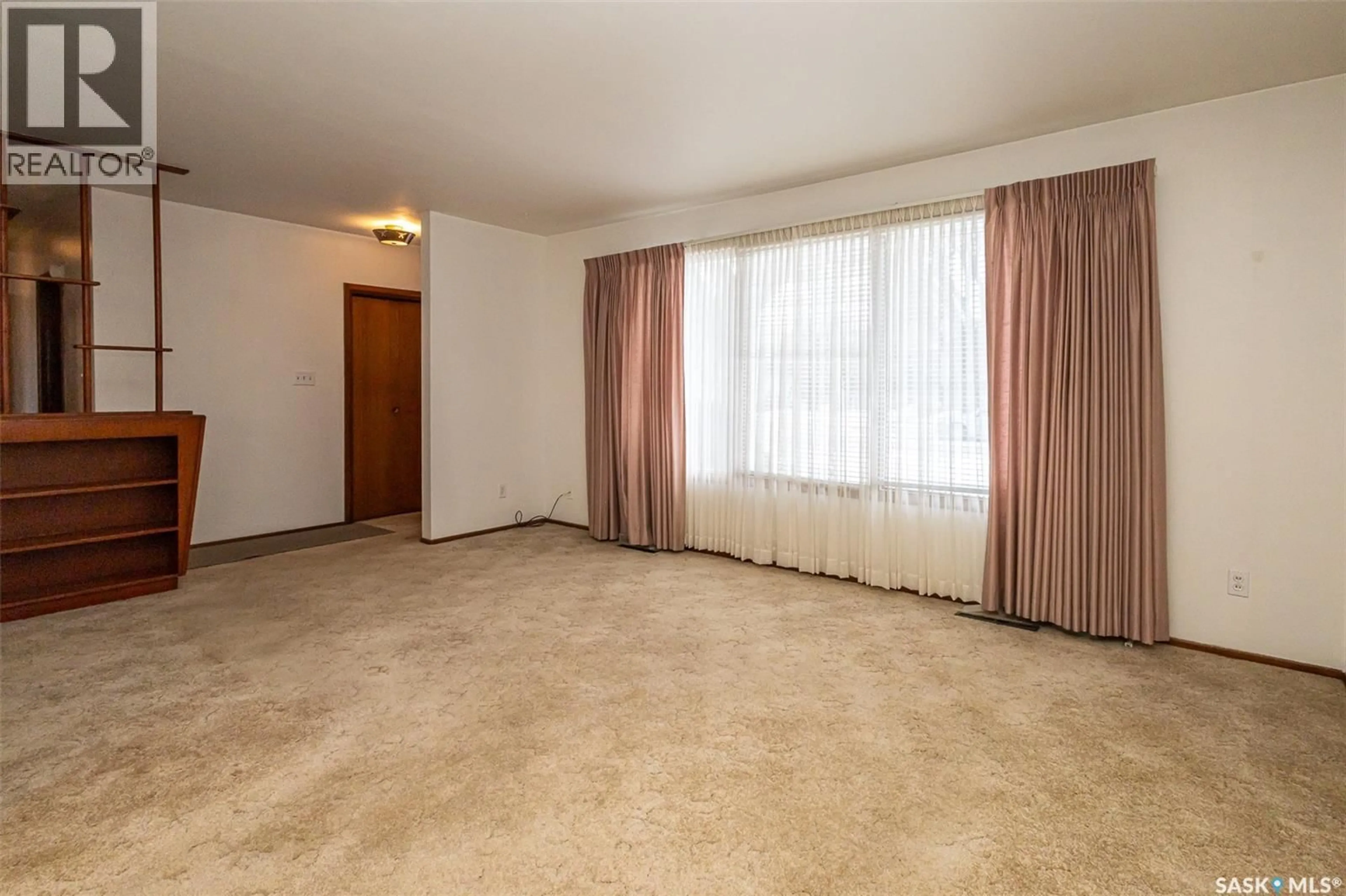 A pic of a room for 318 MONTREAL AVENUE, Saskatoon Saskatchewan S7L3N8