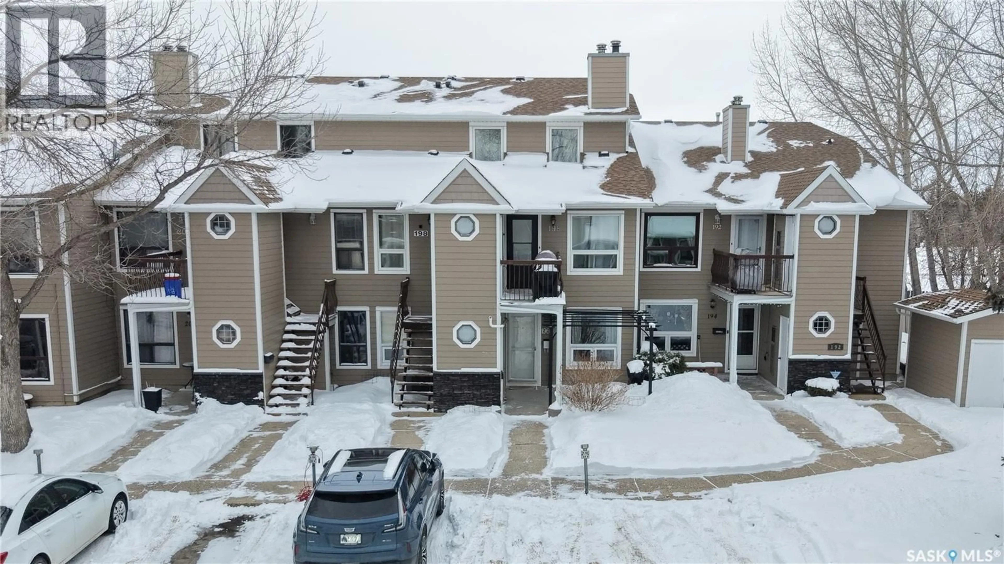 A pic from outside/outdoor area/front of a property/back of a property/a pic from drone, unknown for 196 CEDAR MEADOW DRIVE, Regina Saskatchewan S4X3J6