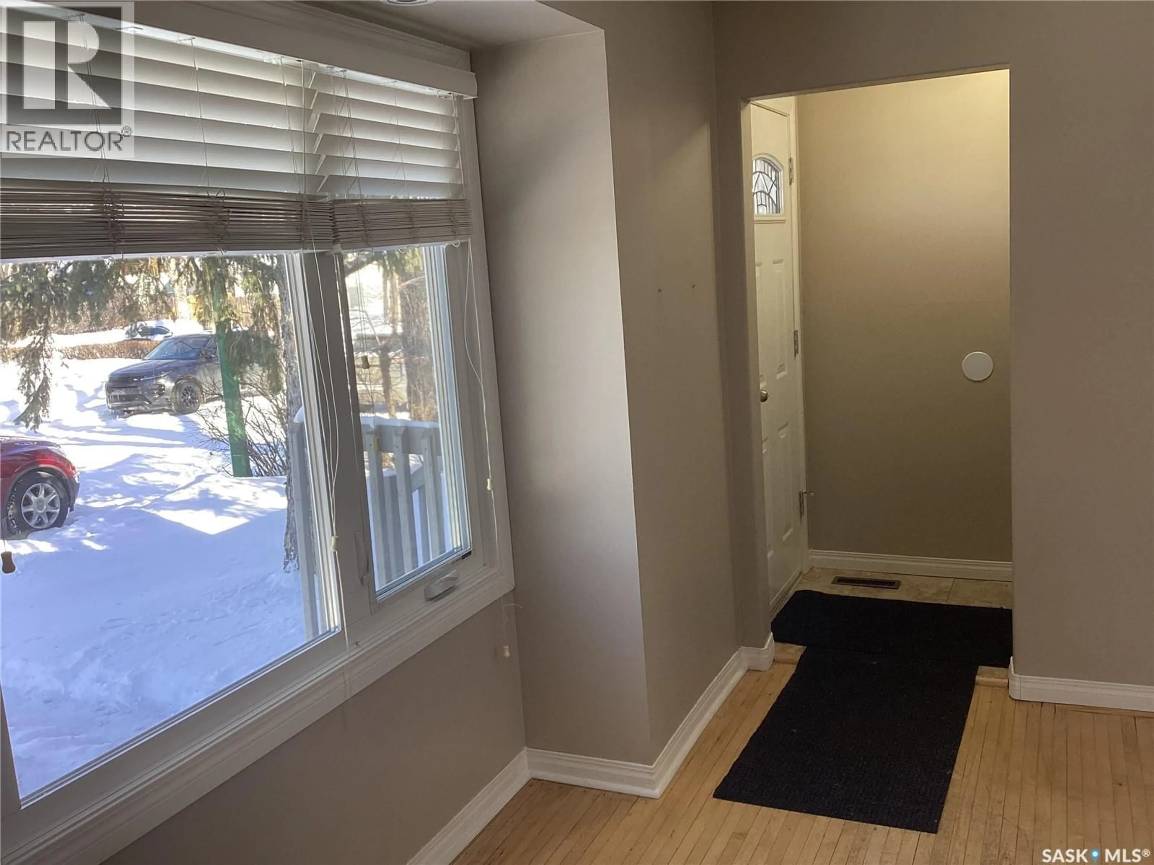 Indoor entryway for 3709 CAEN AVENUE, Regina Saskatchewan S4S0Y5