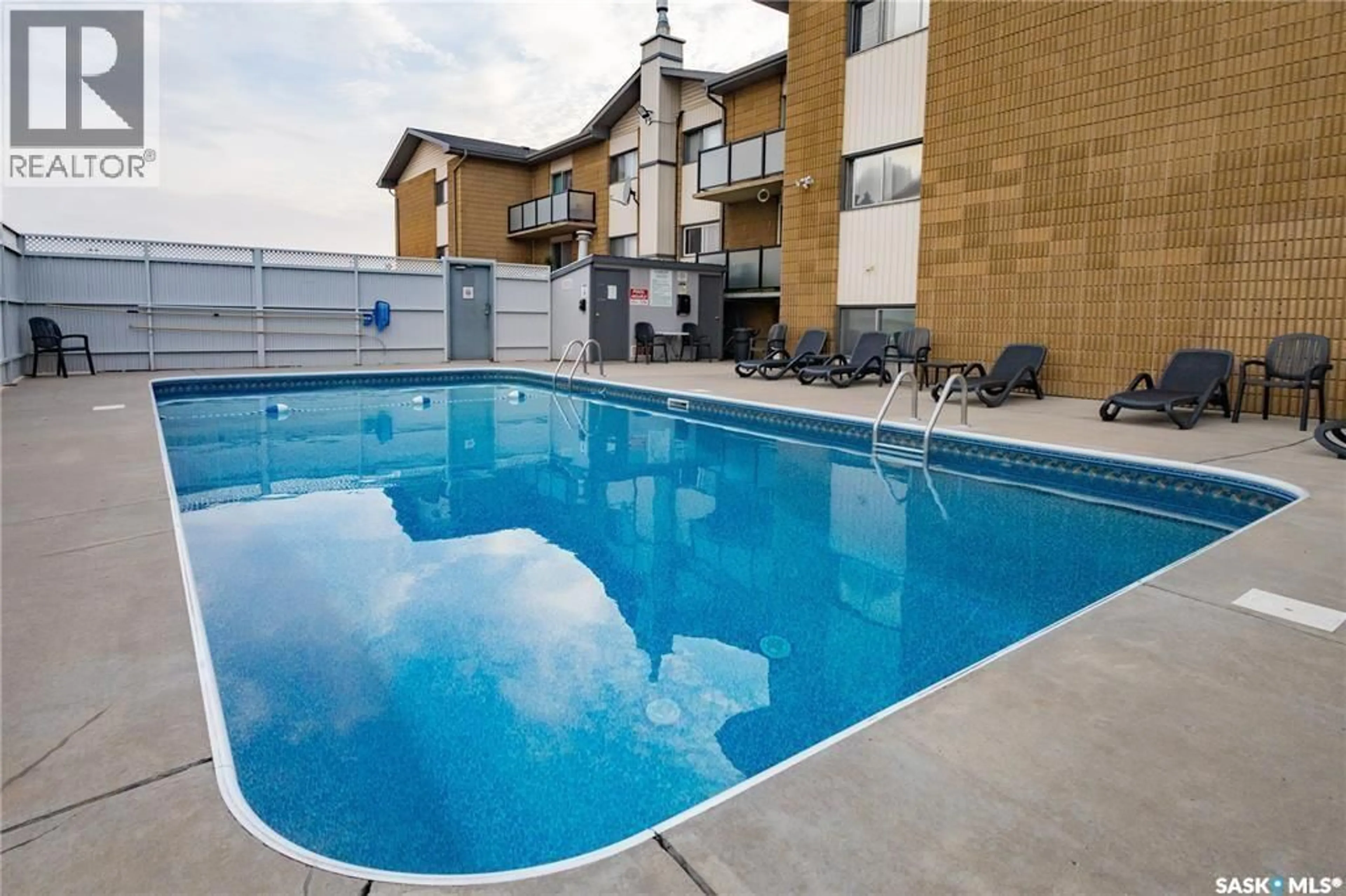Pool for 15 - 34 ASSINIBOINE DRIVE, Saskatoon Saskatchewan S7K1G7