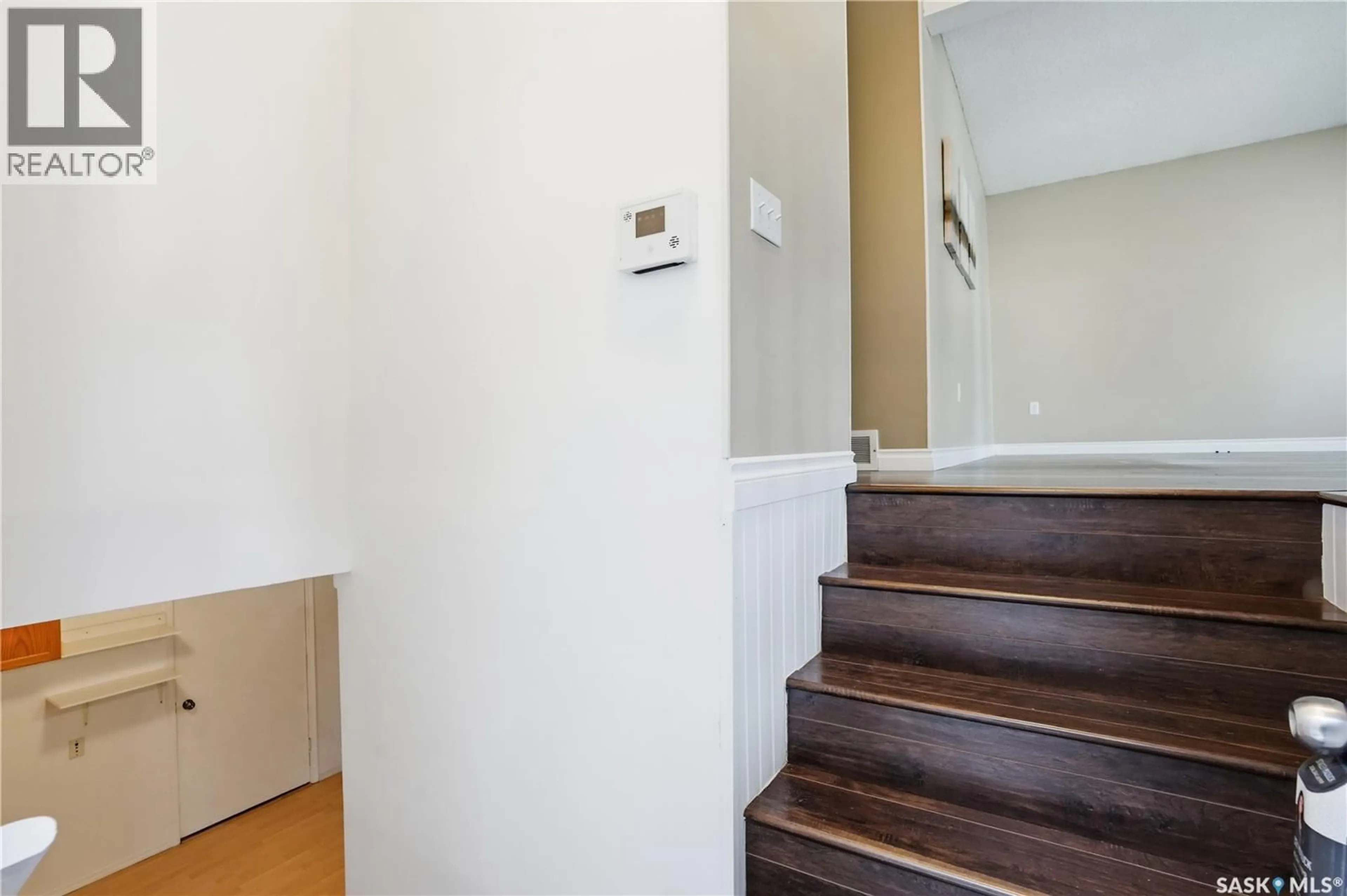 Stairs for 1121 GARRY STREET, Regina Saskatchewan S4T5R5