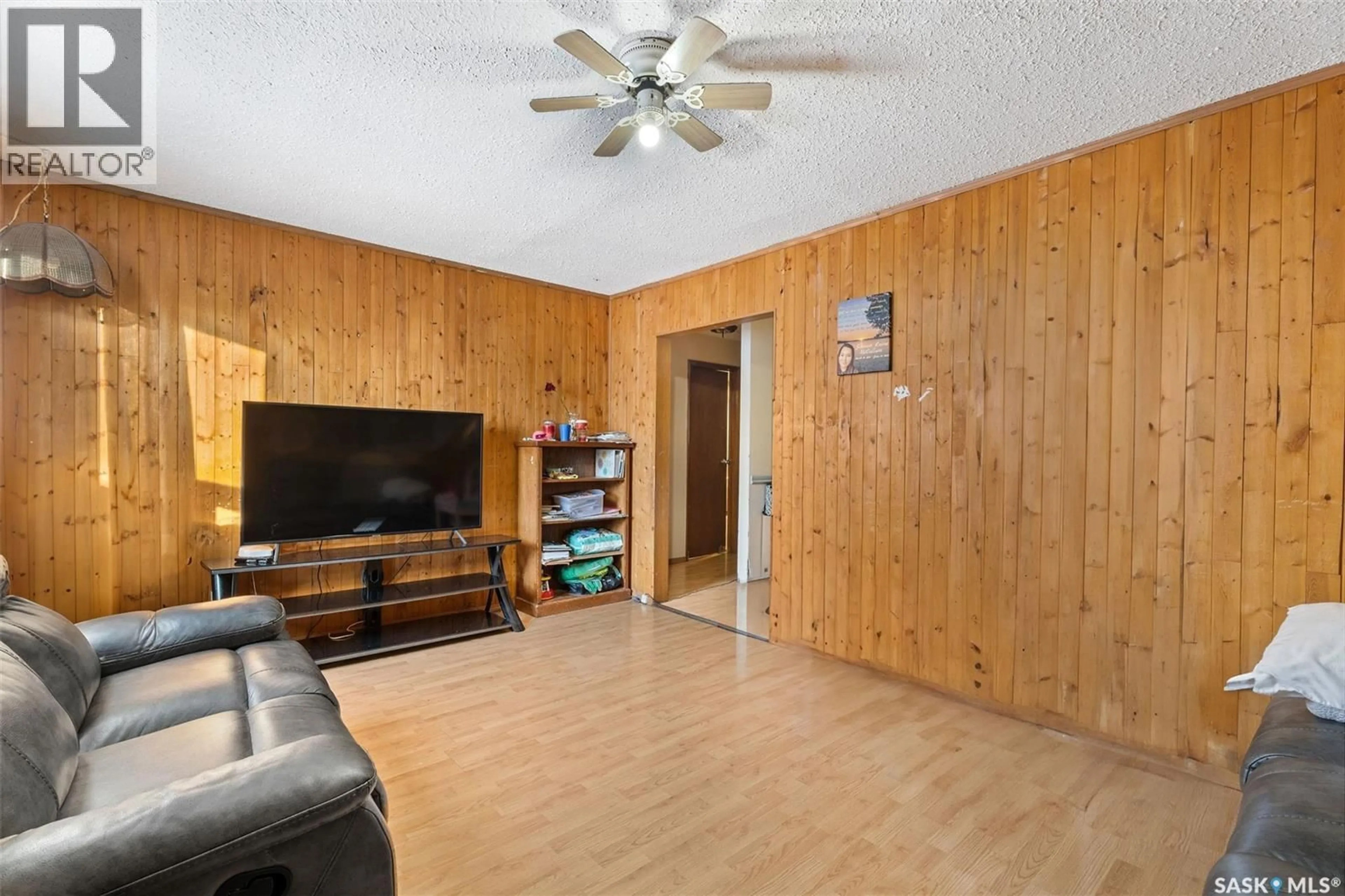 A pic of a room for 806 12TH STREET, Prince Albert Saskatchewan S6V3C5