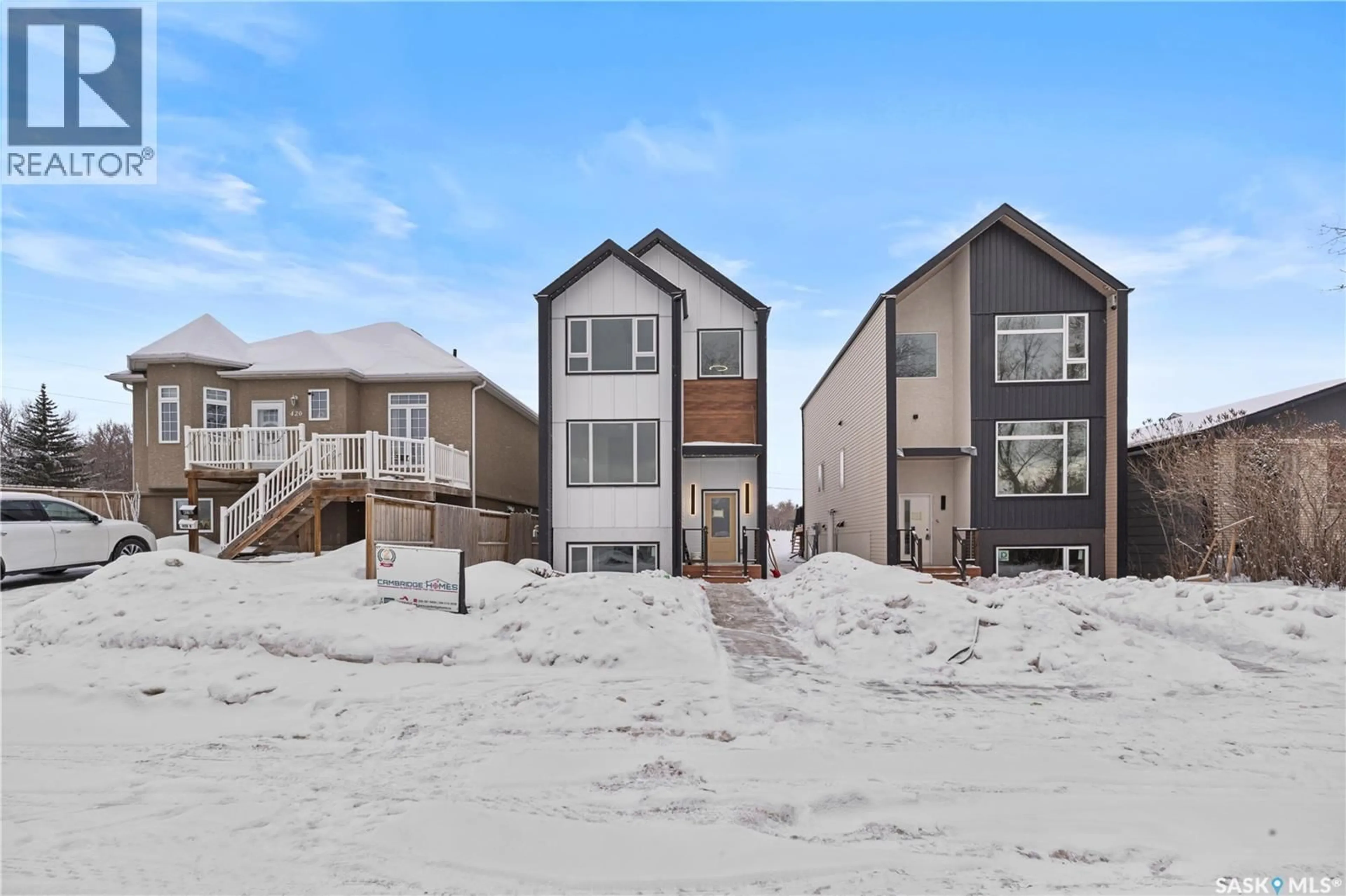 A pic from outside/outdoor area/front of a property/back of a property/a pic from drone, water/lake/river/ocean view for 424 EMPRESS STREET, Saskatoon Saskatchewan S7K0Y1