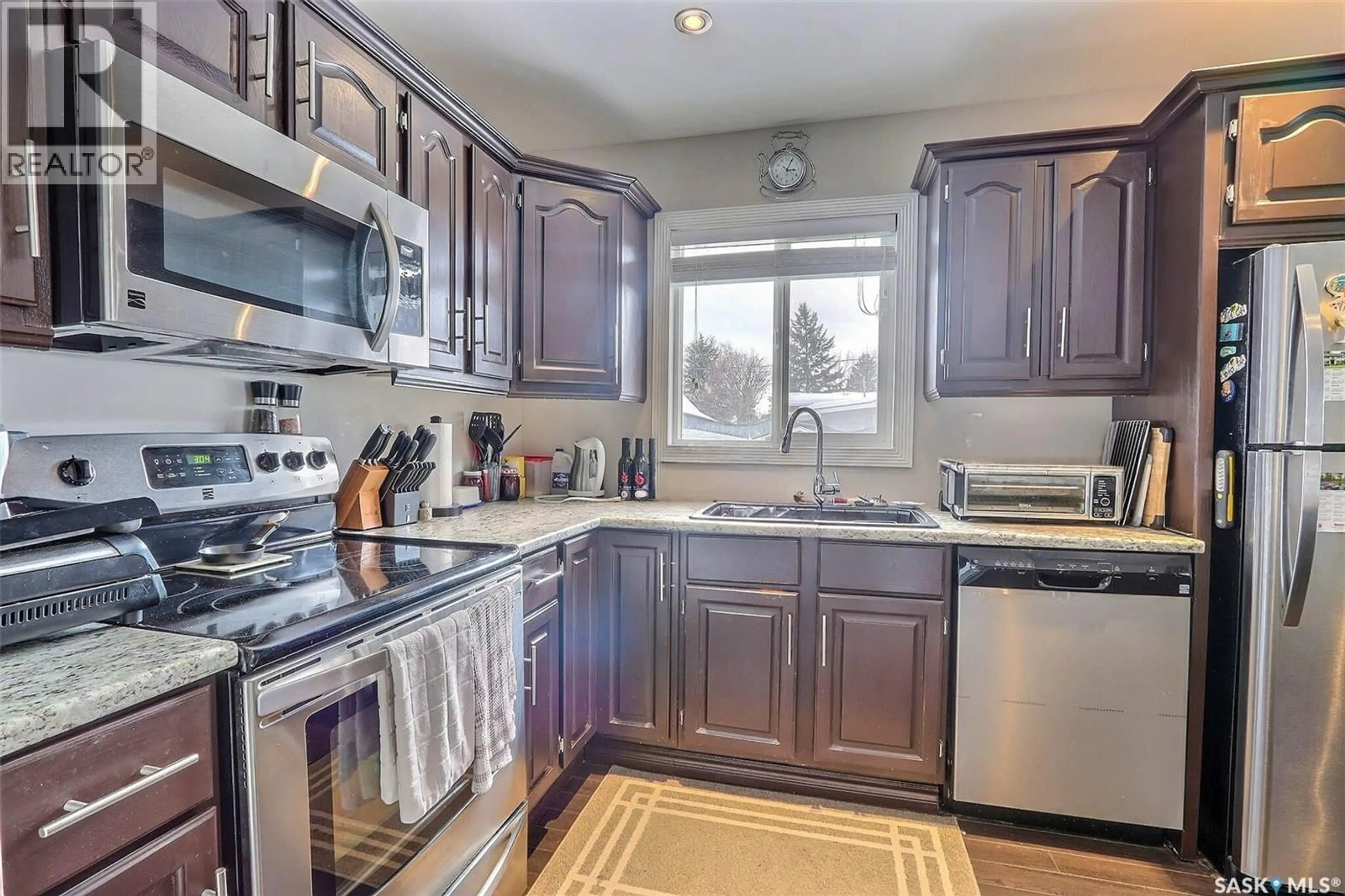 Standard kitchen, ceramic/tile floor for 122 MACARTHUR DRIVE, Prince Albert Saskatchewan S6V5X1