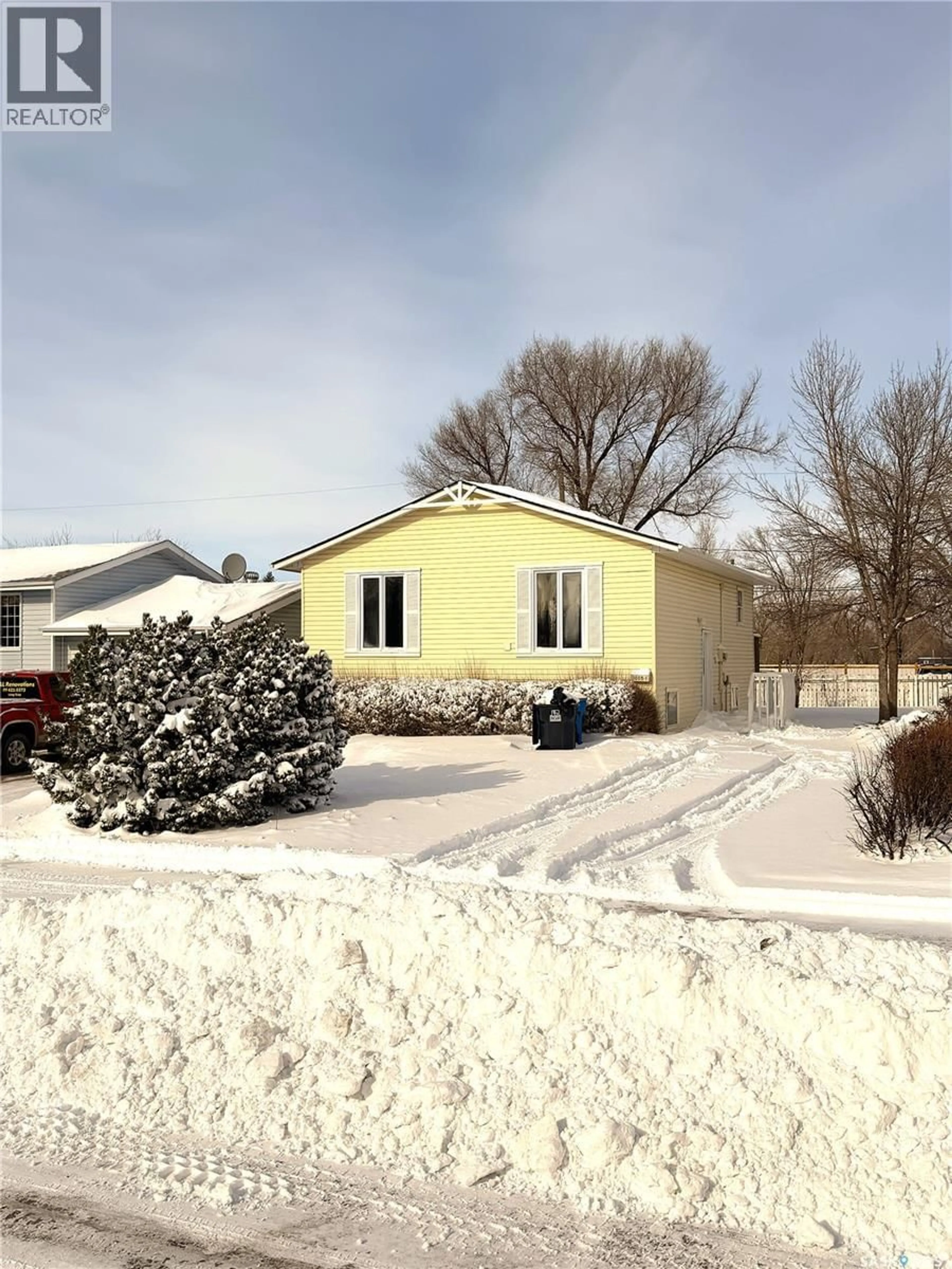 Unknown for 1005 ISABELLE STREET, Estevan Saskatchewan S4A1R1