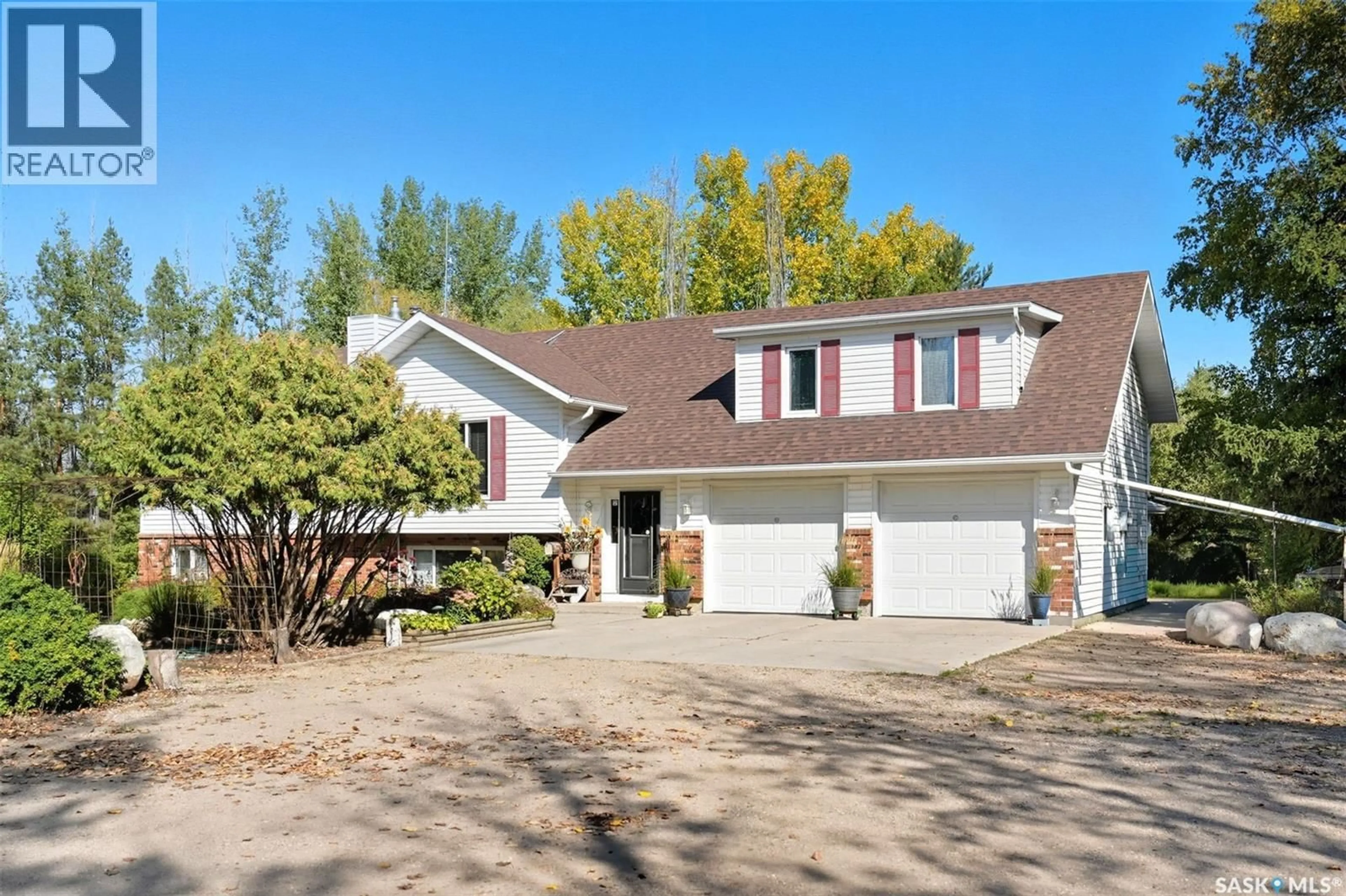 Home with vinyl exterior material, street for 475 DALMENY ROAD, Corman Park Rm No. 344 Saskatchewan S7H0T6