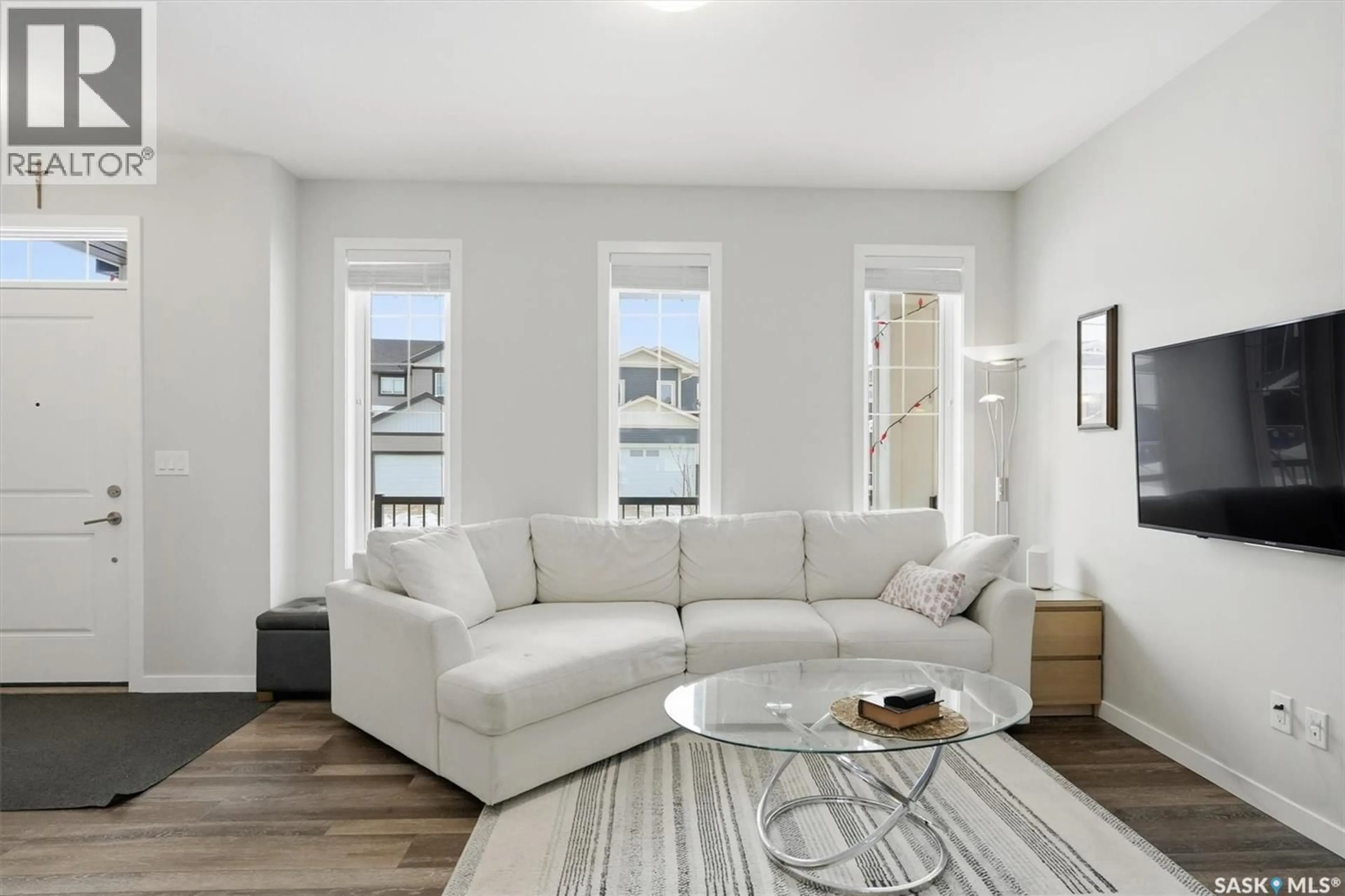 Living room with furniture, unknown for 147 NEWTON WAY, Saskatoon Saskatchewan S7V0N6