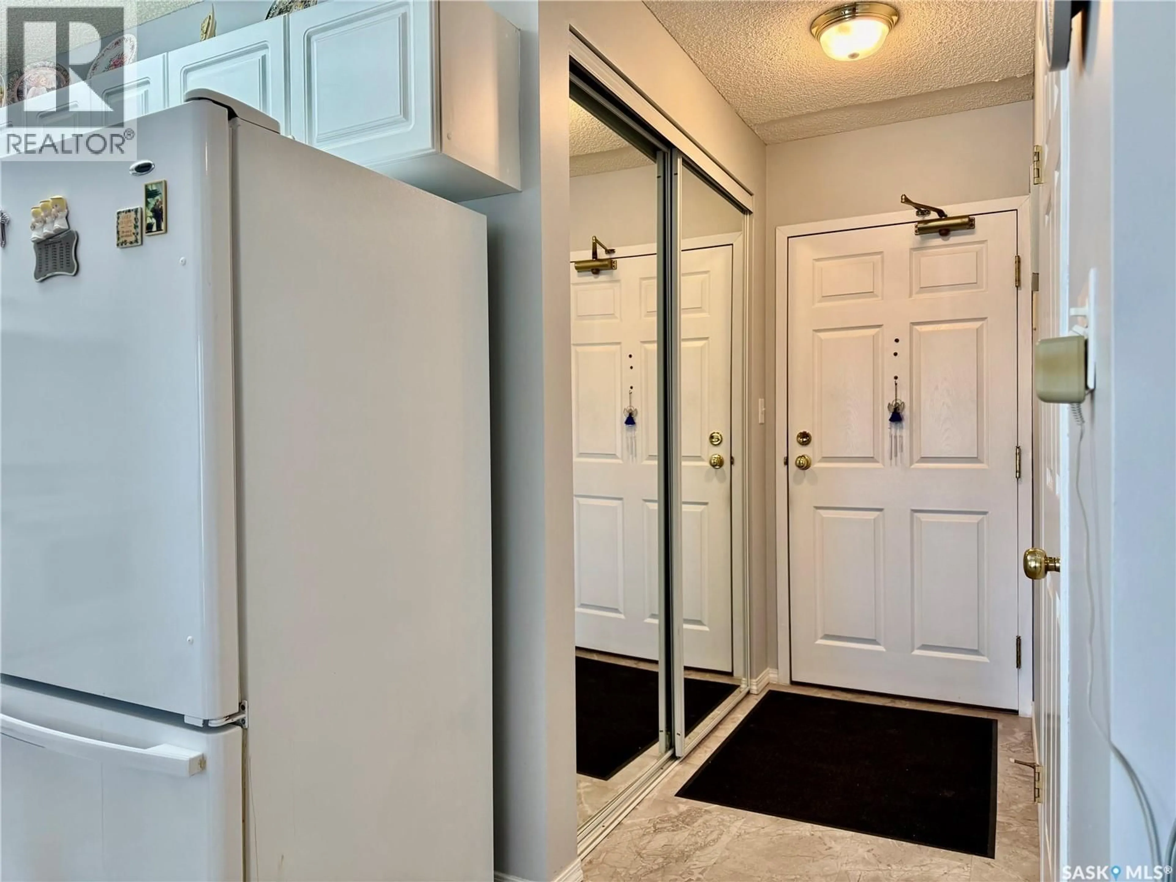 Indoor entryway for 302 740 9TH STREET, Humboldt Saskatchewan S0K2A0
