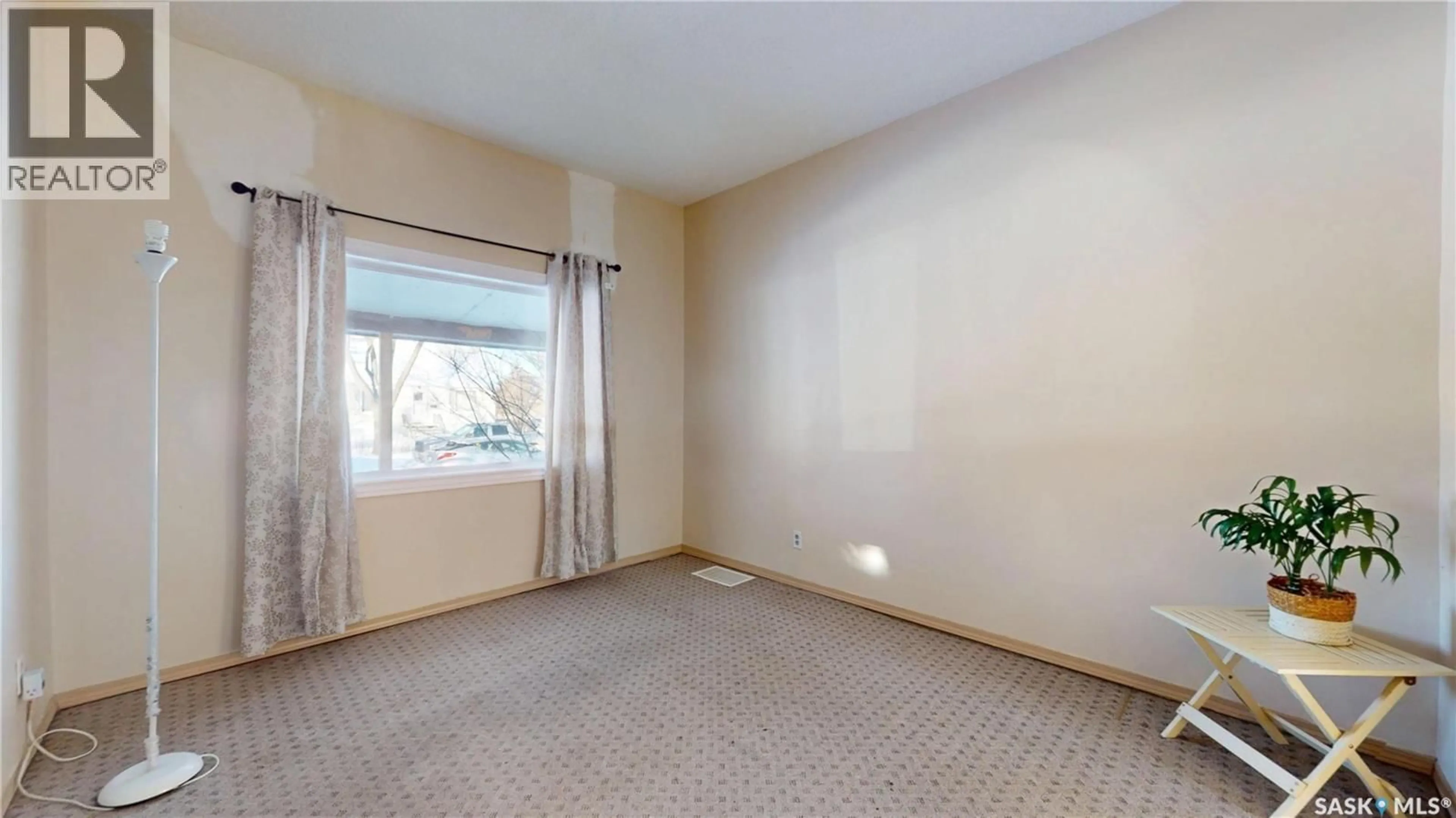A pic of a room for 1007 GARNET STREET, Regina Saskatchewan S4T2X7