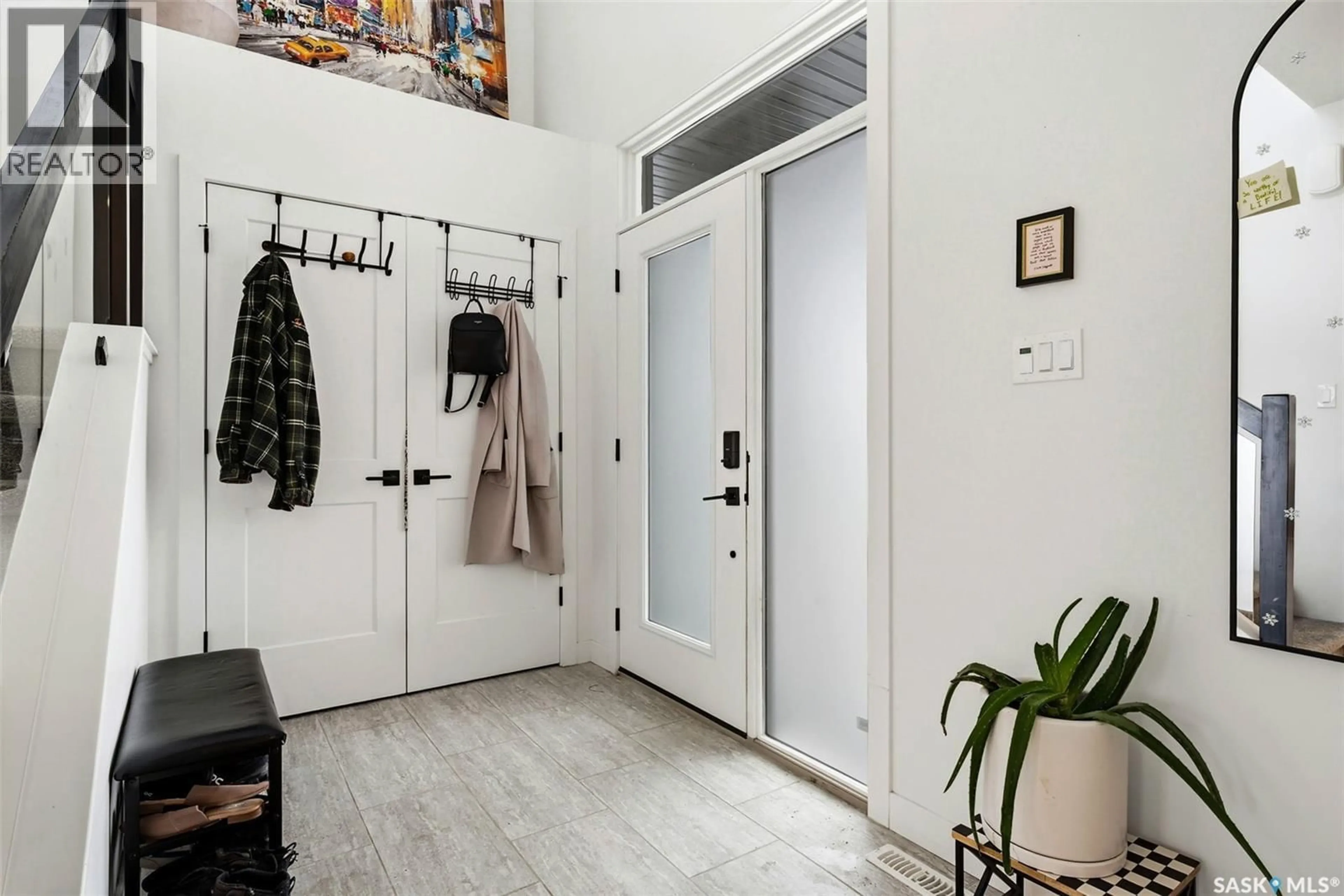 Indoor entryway for 6 BUTTE BAY, Pilot Butte Saskatchewan S0G3Z0