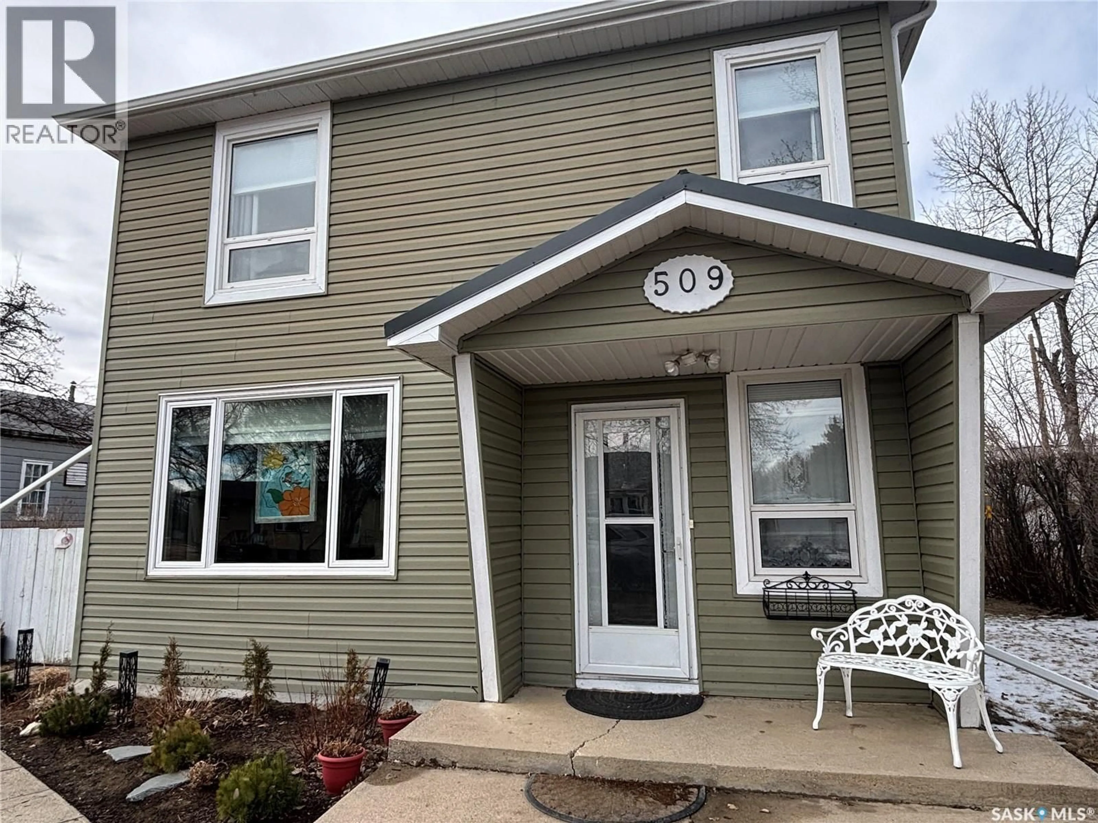 Home with vinyl exterior material, street for 509 HARDER STREET, Maple Creek Saskatchewan S0N1N0