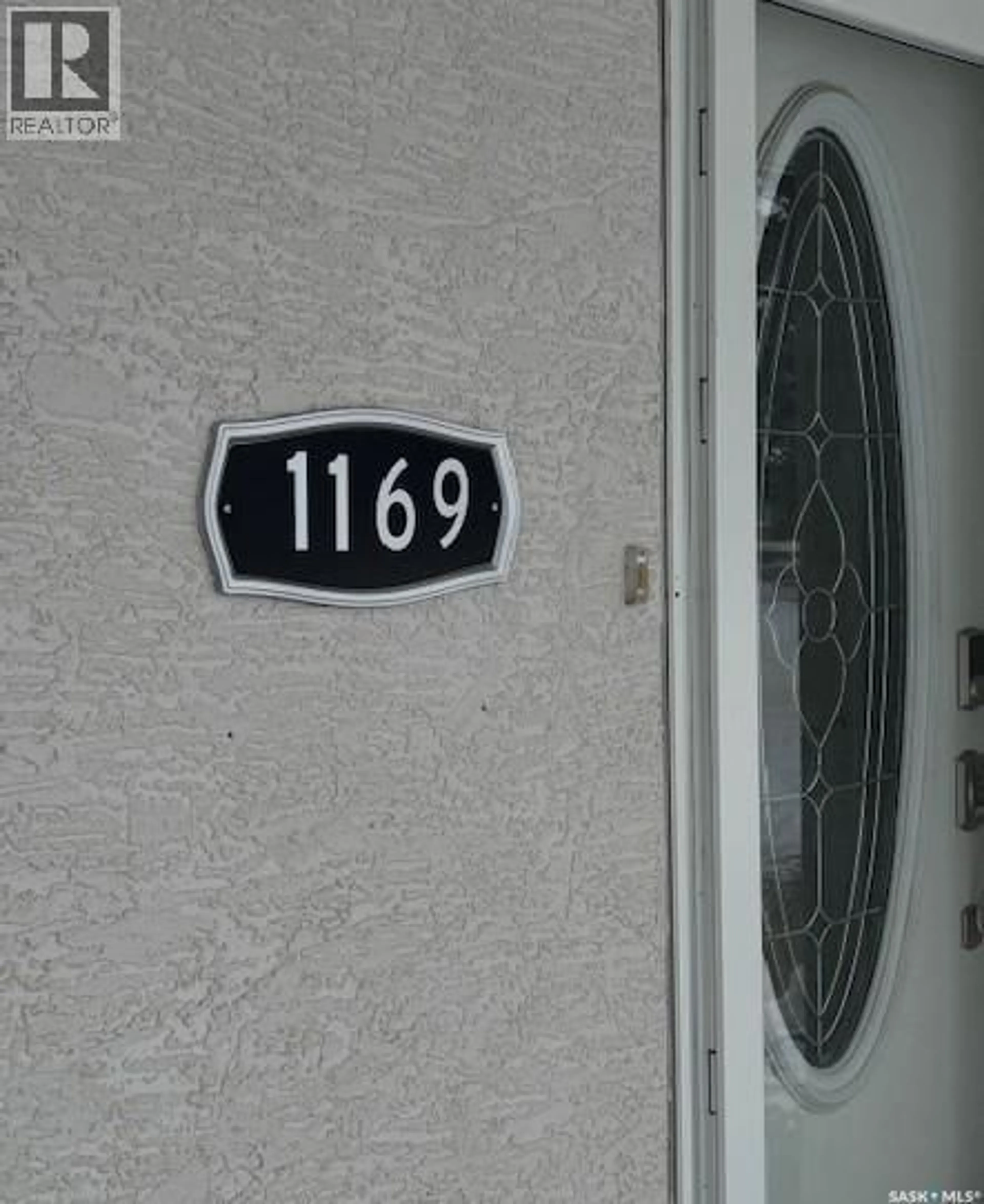 Indoor entryway for 1169 CURRIE CRESCENT, Moose Jaw Saskatchewan S6H6B6