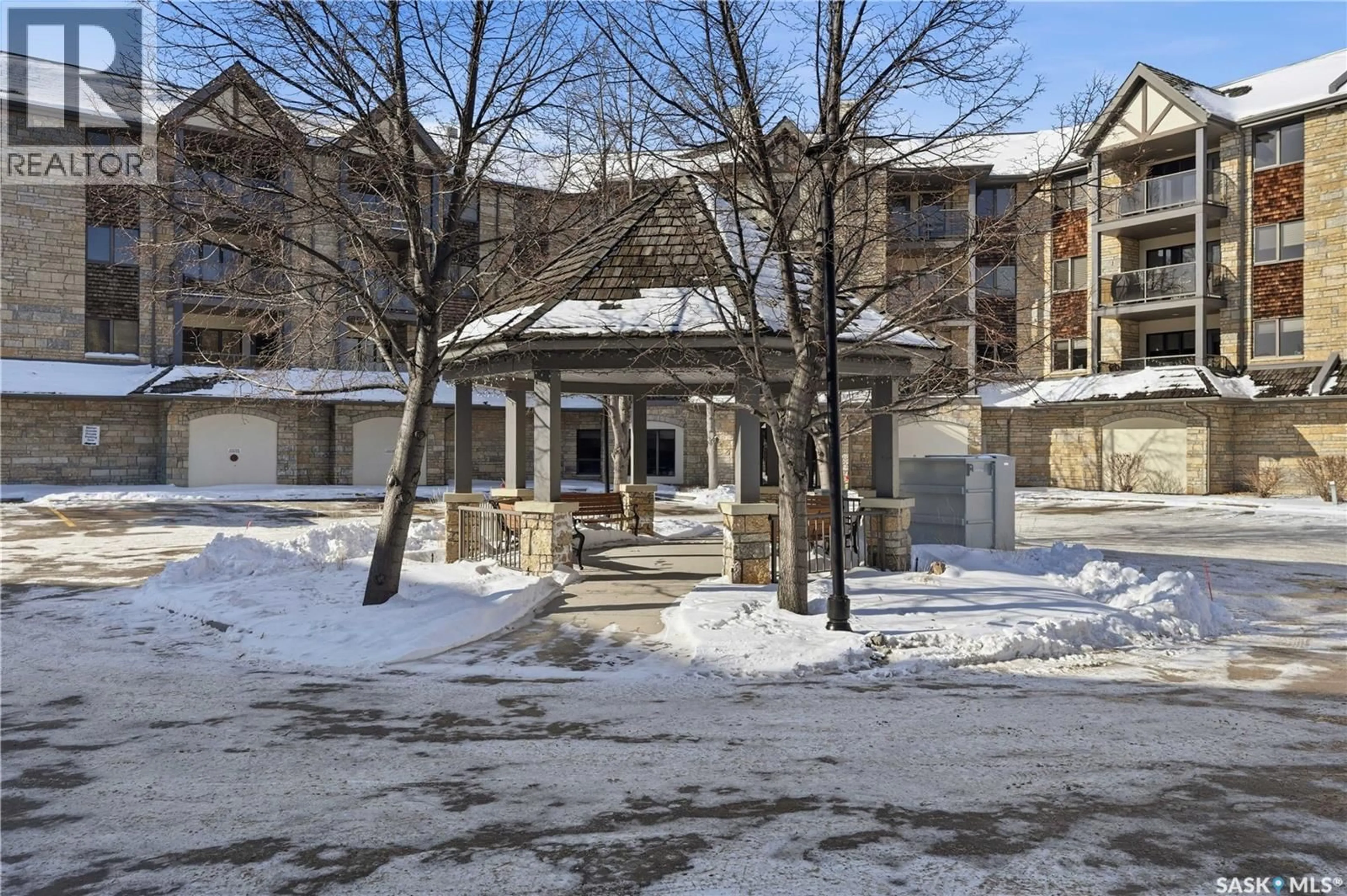 Indoor foyer for 3631 - 446 ALBERT STREET, Regina Saskatchewan S4S3P4