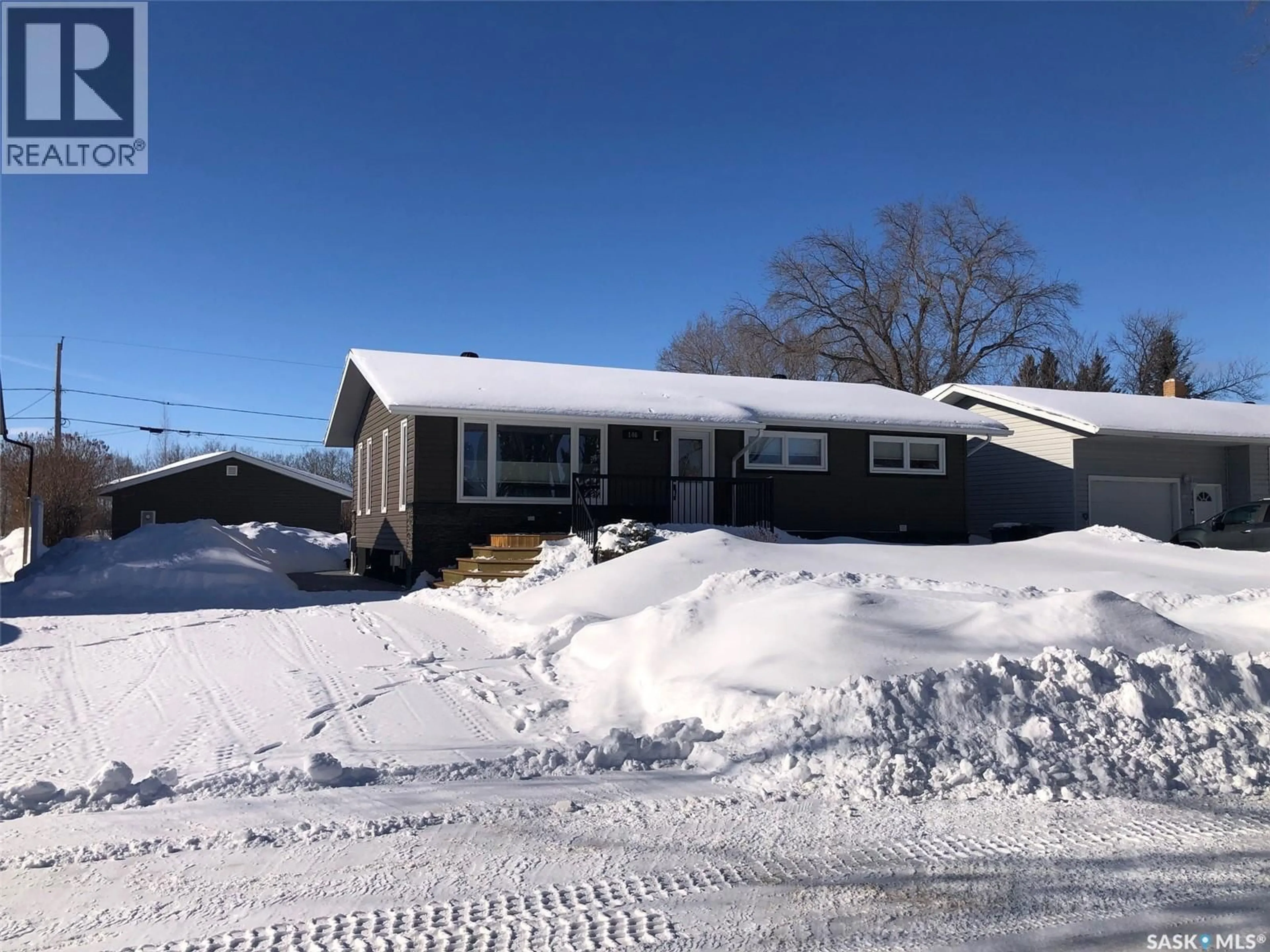 A pic from outside/outdoor area/front of a property/back of a property/a pic from drone, street for 146 JUBILEE CRESCENT, Canora Saskatchewan S0A0L0
