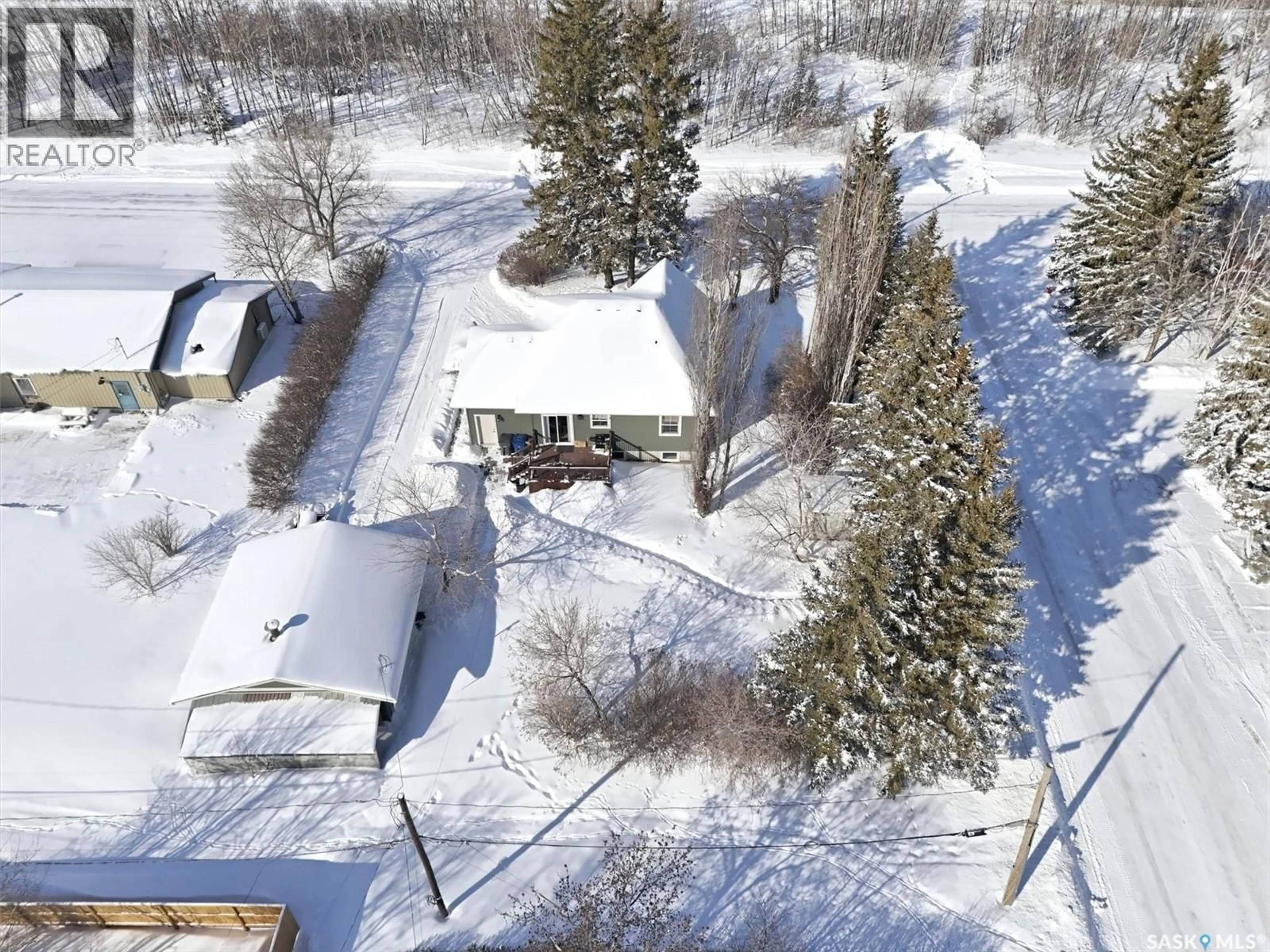 A pic from outside/outdoor area/front of a property/back of a property/a pic from drone, street for 514 RAILWAY STREET E, Hepburn Saskatchewan S0K1Z0