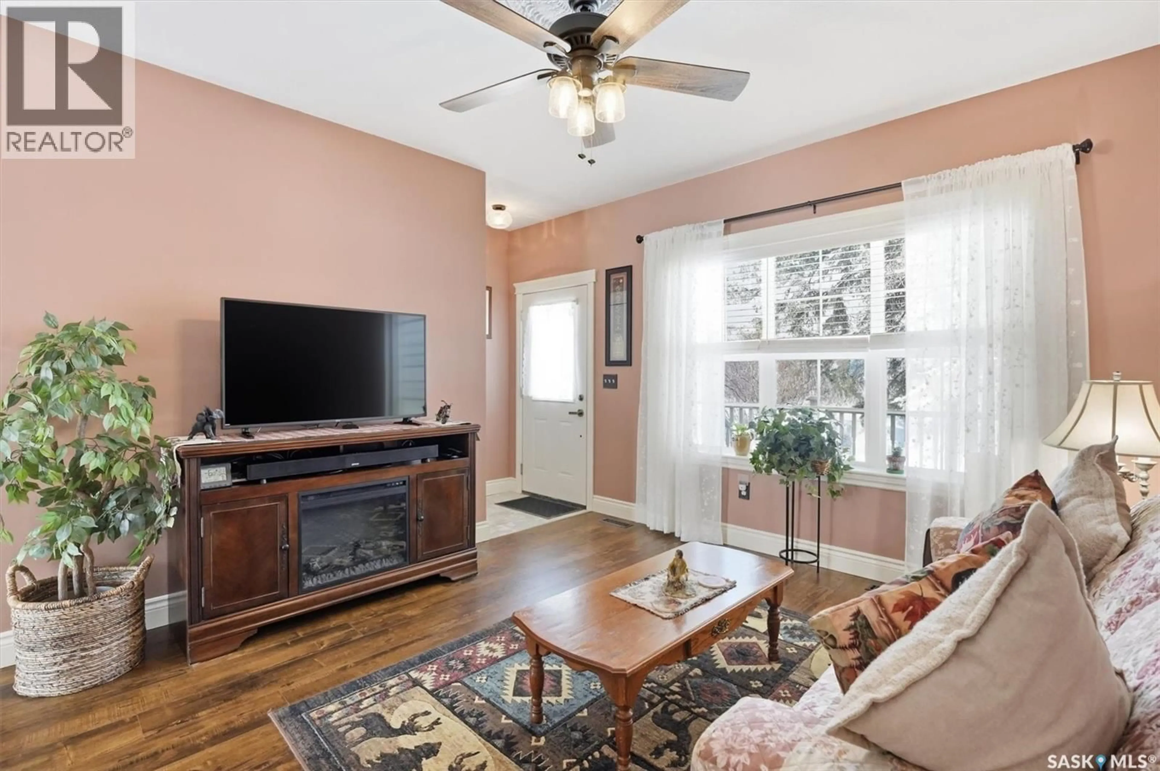 Living room with furniture, unknown for 514 RAILWAY STREET E, Hepburn Saskatchewan S0K1Z0