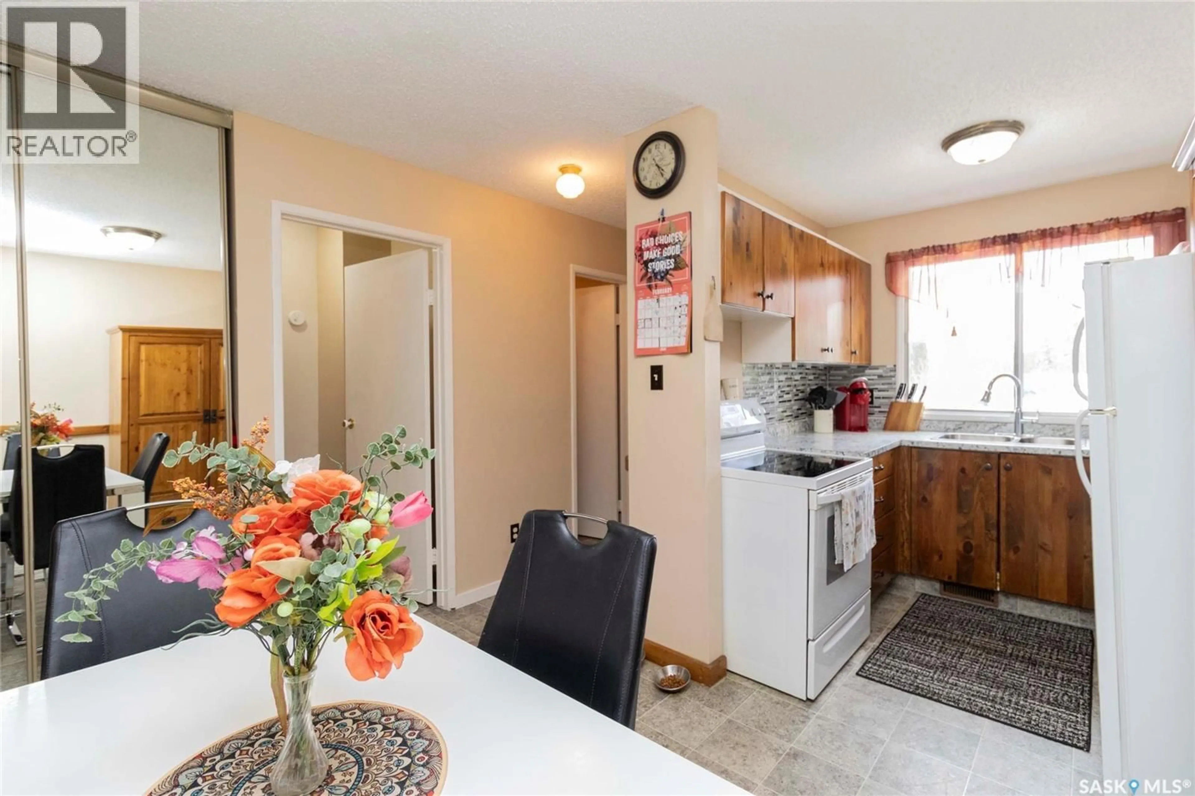 Standard kitchen, unknown for 81 1128 MCKERCHER DRIVE, Saskatoon Saskatchewan S7H4Y7