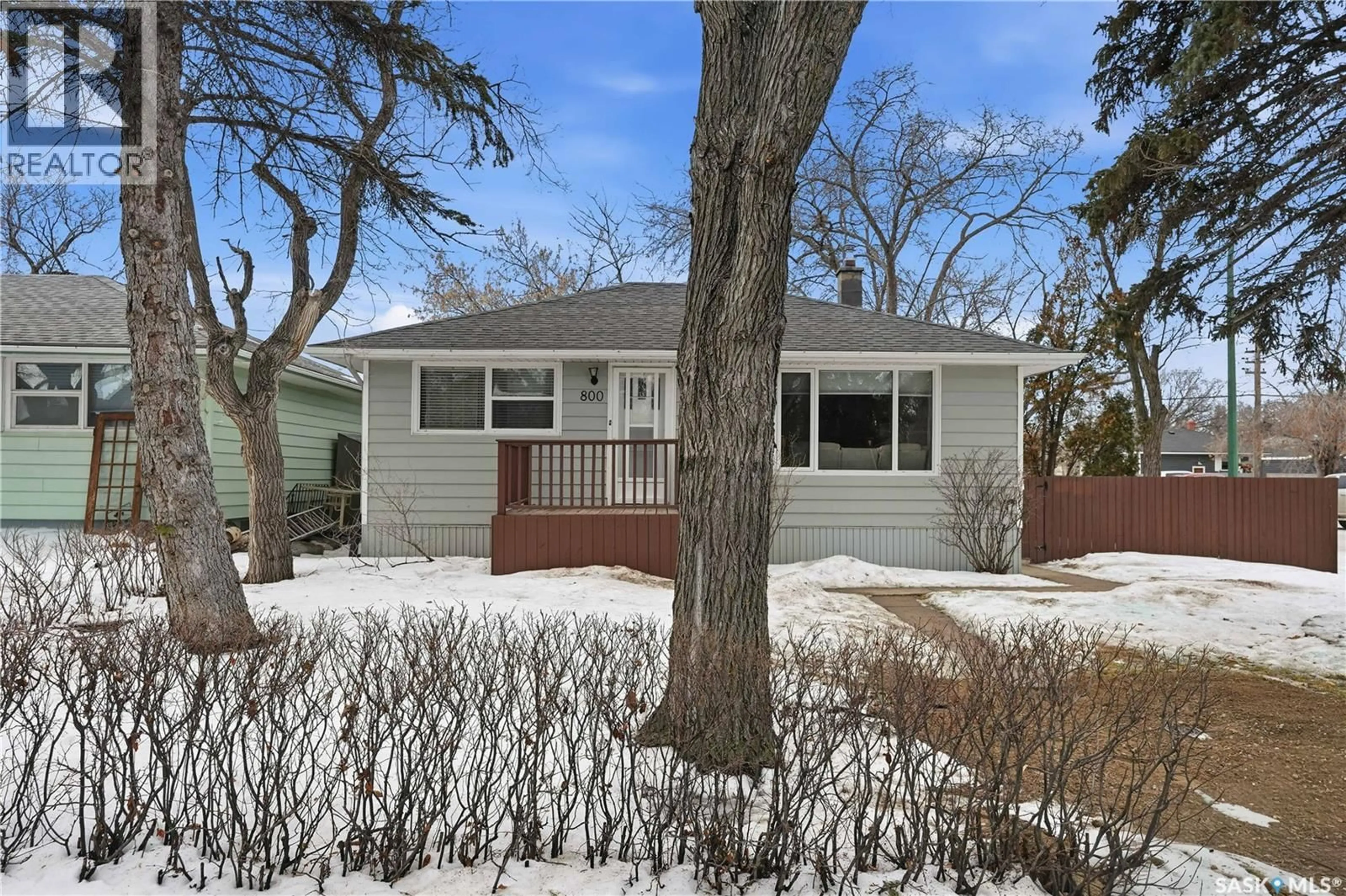 Home with vinyl exterior material, street for 800 ROYAL STREET, Regina Saskatchewan S4T4Z4