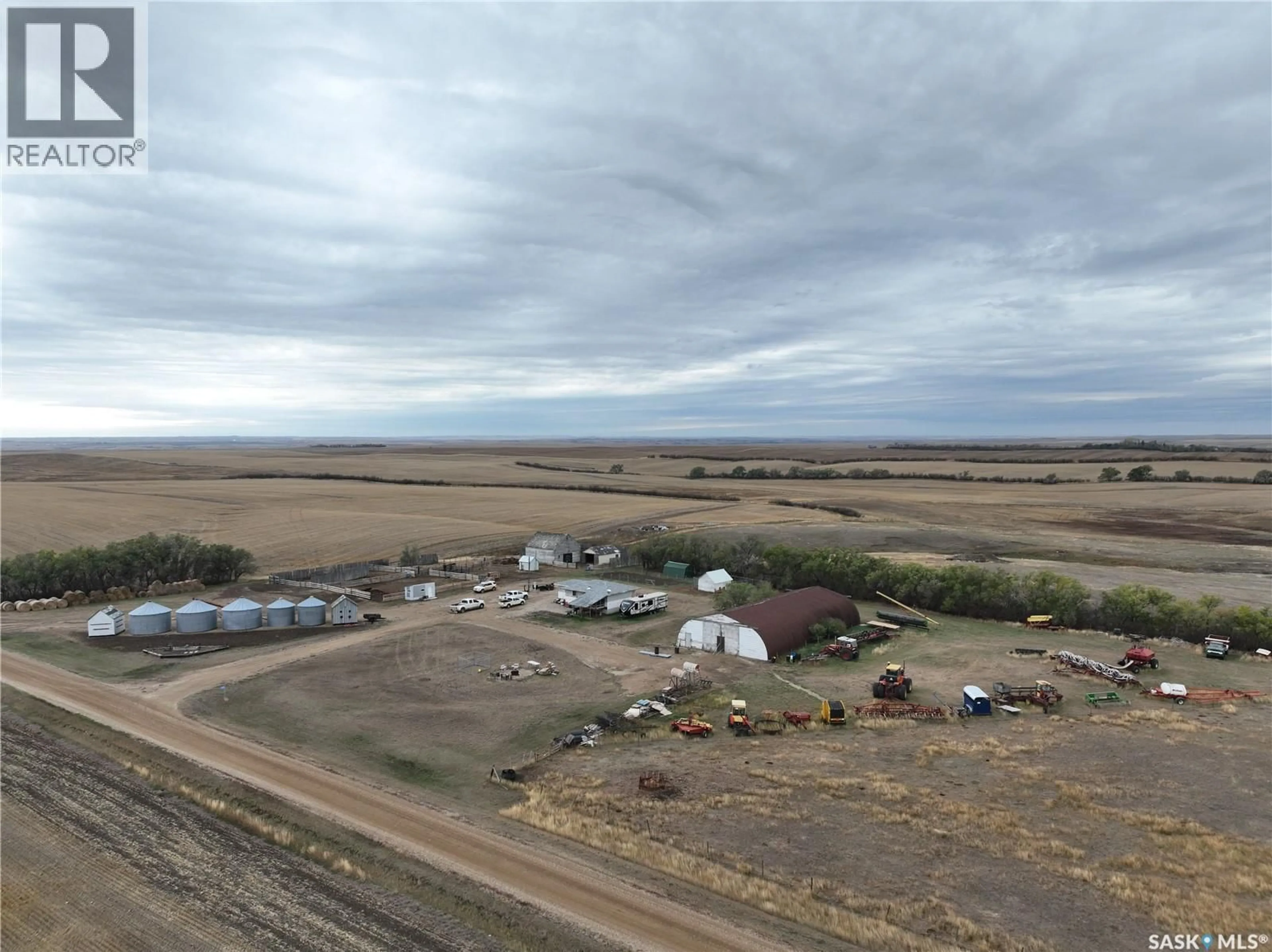 A pic from outside/outdoor area/front of a property/back of a property/a pic from drone, building for STONEHENGE ACREAGE, Stonehenge Rm No. 73 Saskatchewan S0H0B0