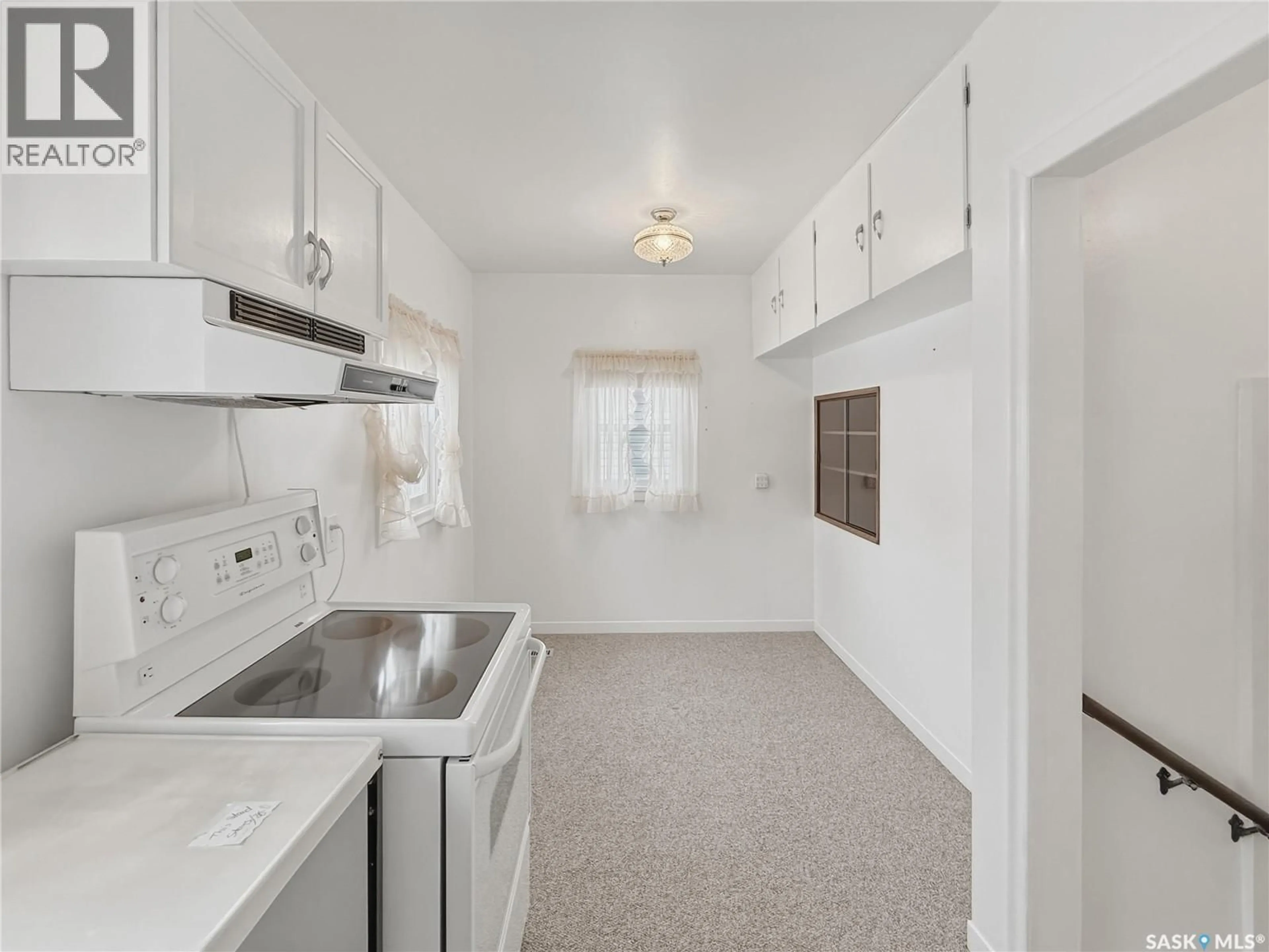 Standard kitchen, unknown for 176 2ND AVENUE, Swift Current Saskatchewan S9H3H9