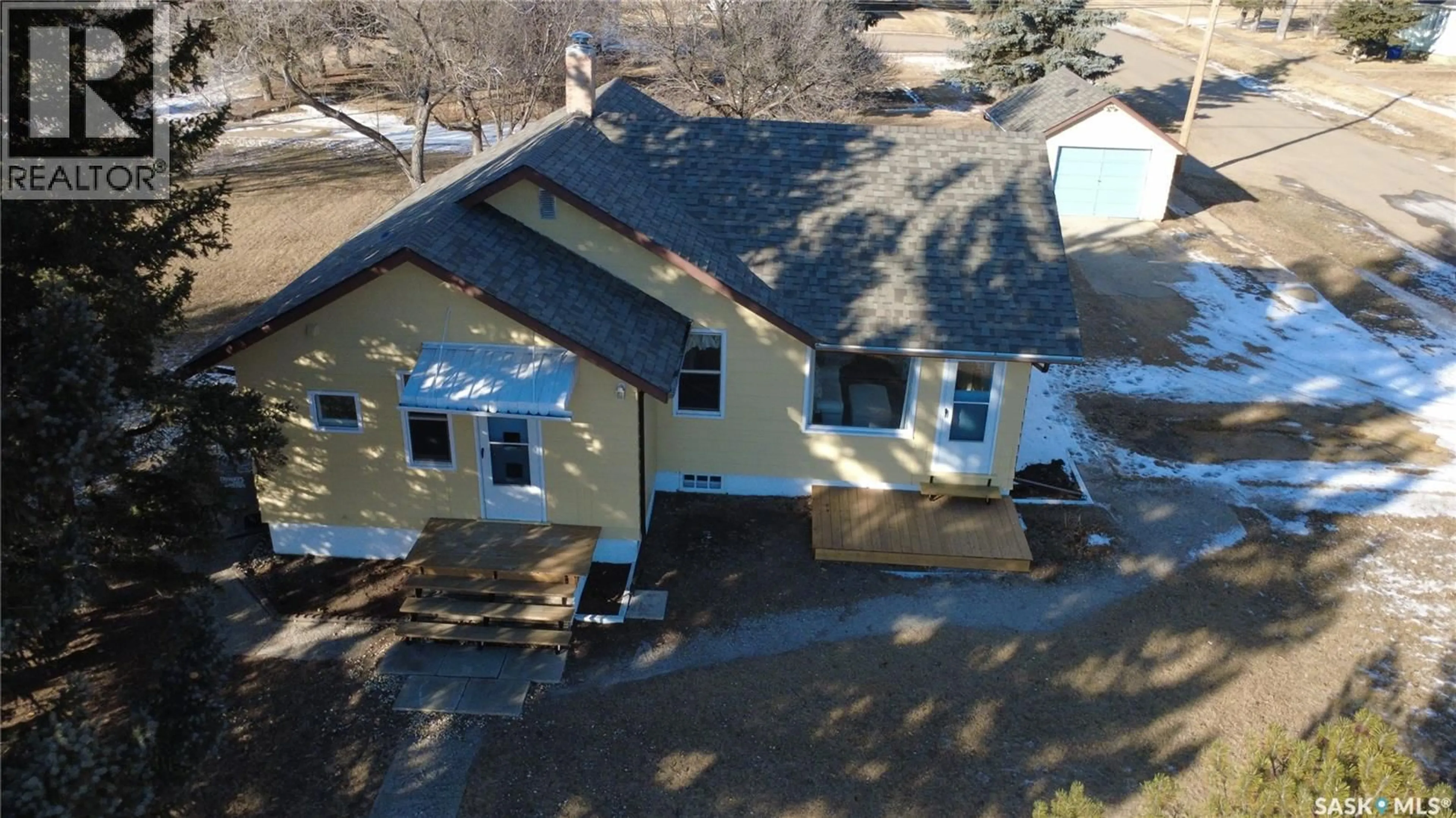 A pic from outside/outdoor area/front of a property/back of a property/a pic from drone, unknown for 314 RAILWAY AVENUE, Neville Saskatchewan S0N1T0