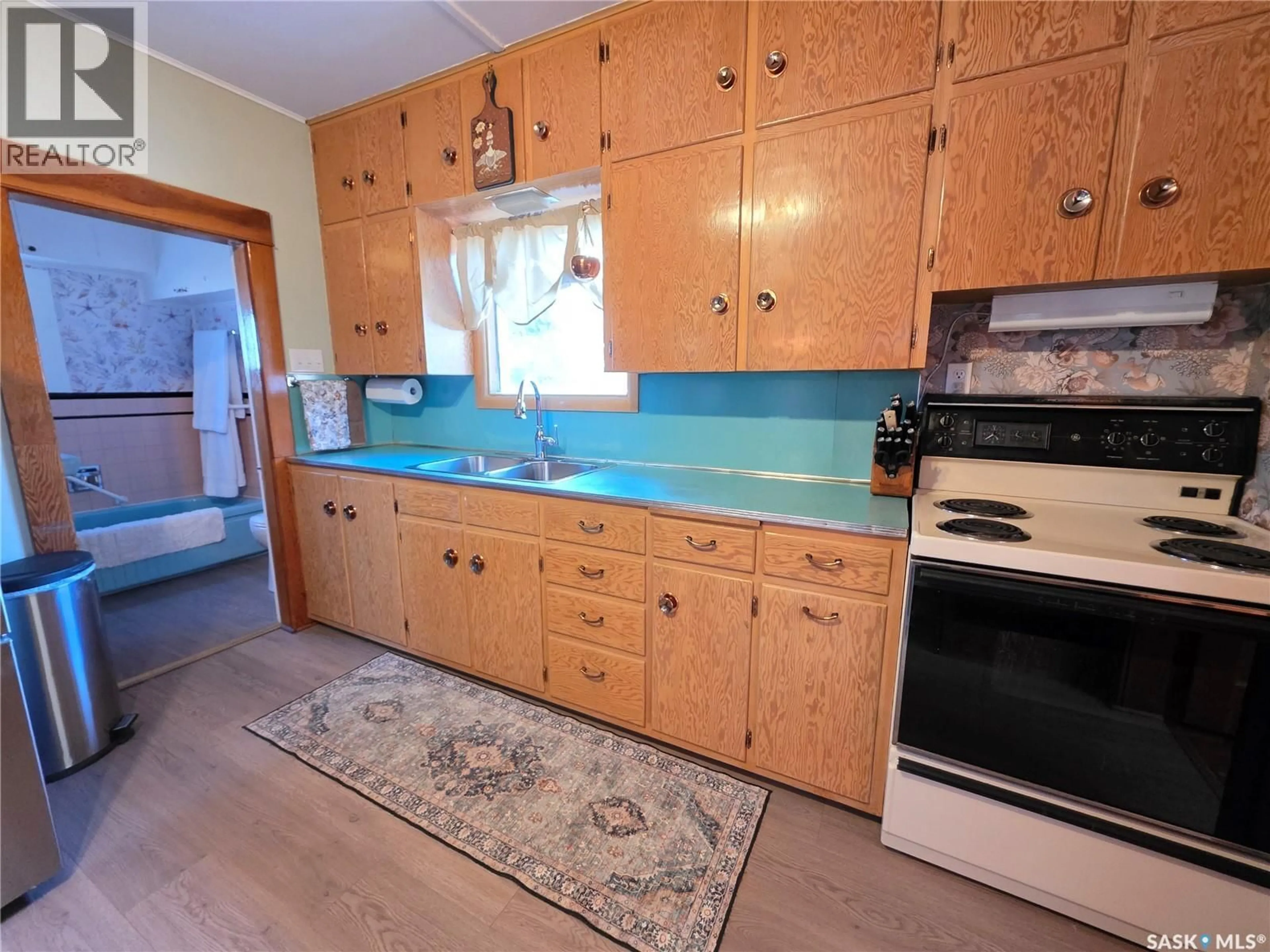Standard kitchen, unknown for 314 RAILWAY AVENUE, Neville Saskatchewan S0N1T0
