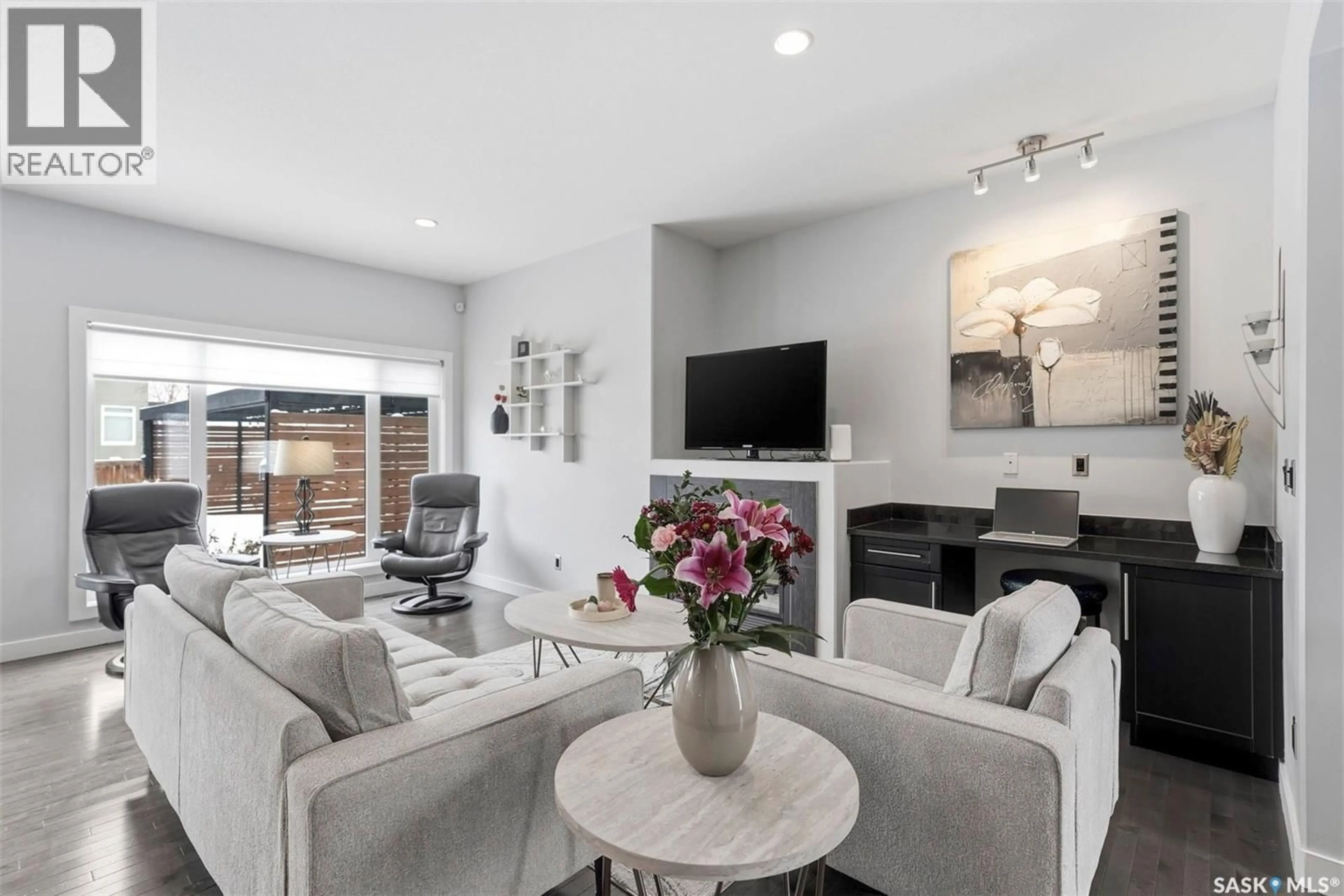 Living room with furniture, unknown for 707 SAUER CRESCENT, Saskatoon Saskatchewan S7W0J8