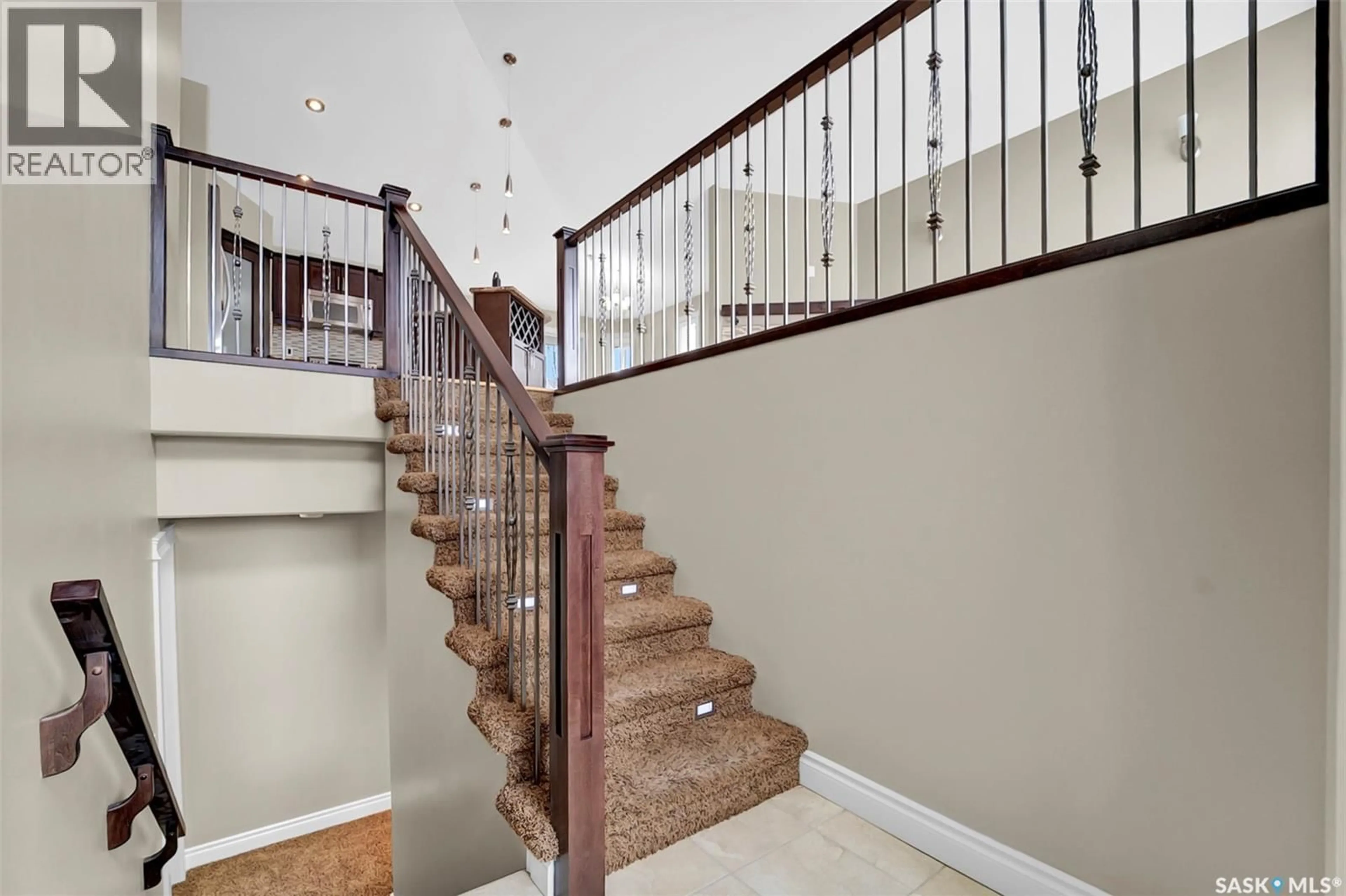 Stairs for 1506 PATRICK PLACE, Saskatoon Saskatchewan S7W0G1