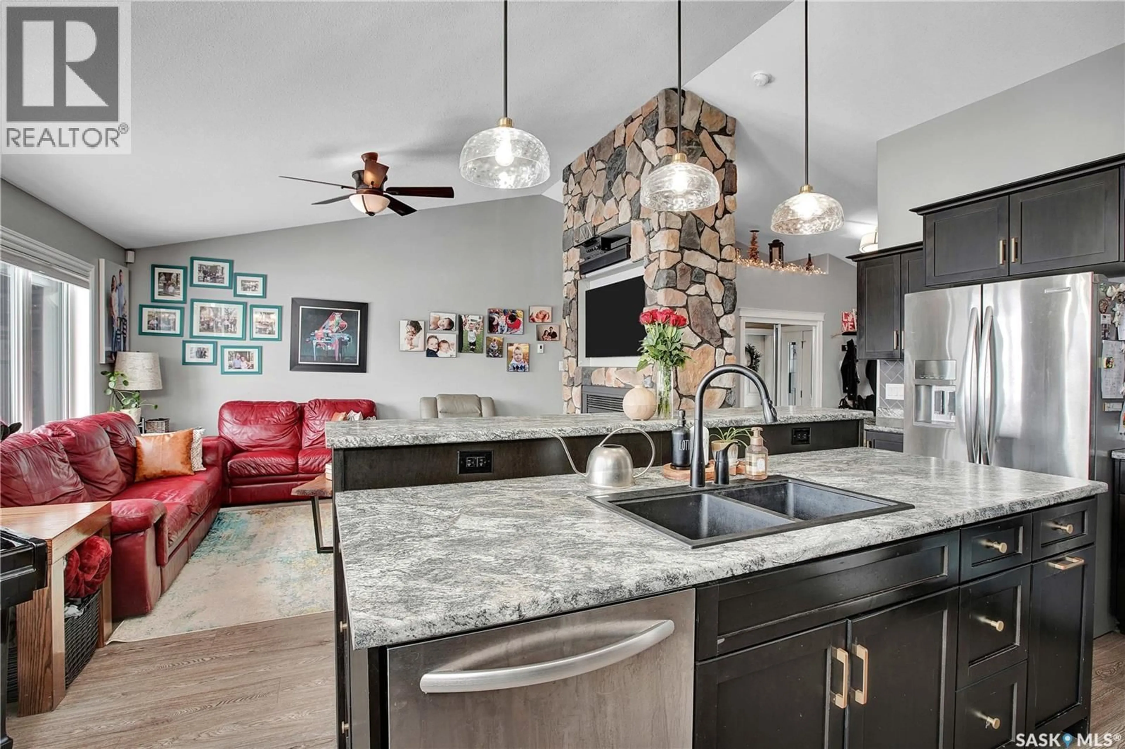 Open concept kitchen, unknown for 426 LYLE CRESCENT, Warman Saskatchewan S0K4S1