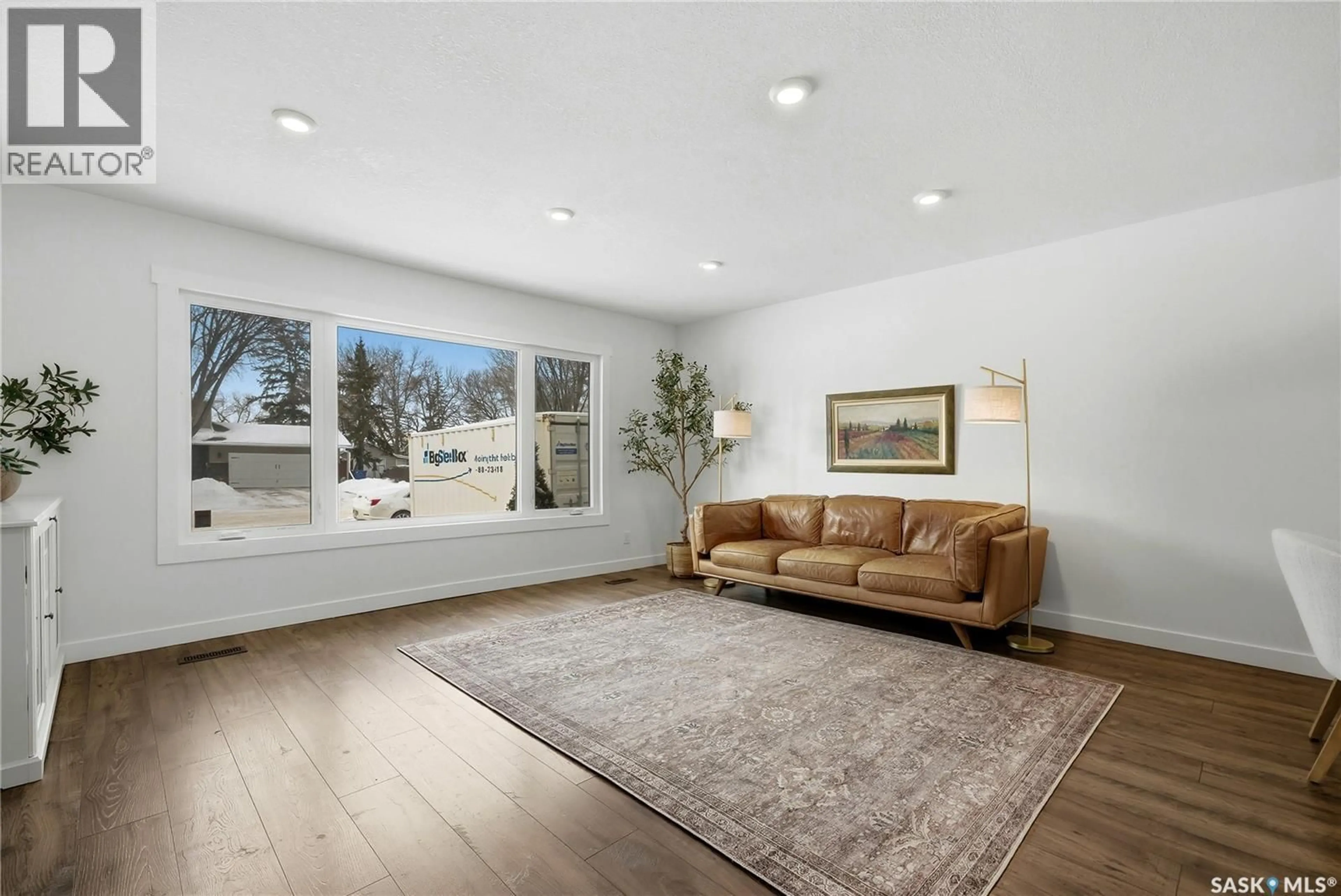 Living room with furniture, unknown for 44 HUDSON DRIVE, Regina Saskatchewan S4S2W4