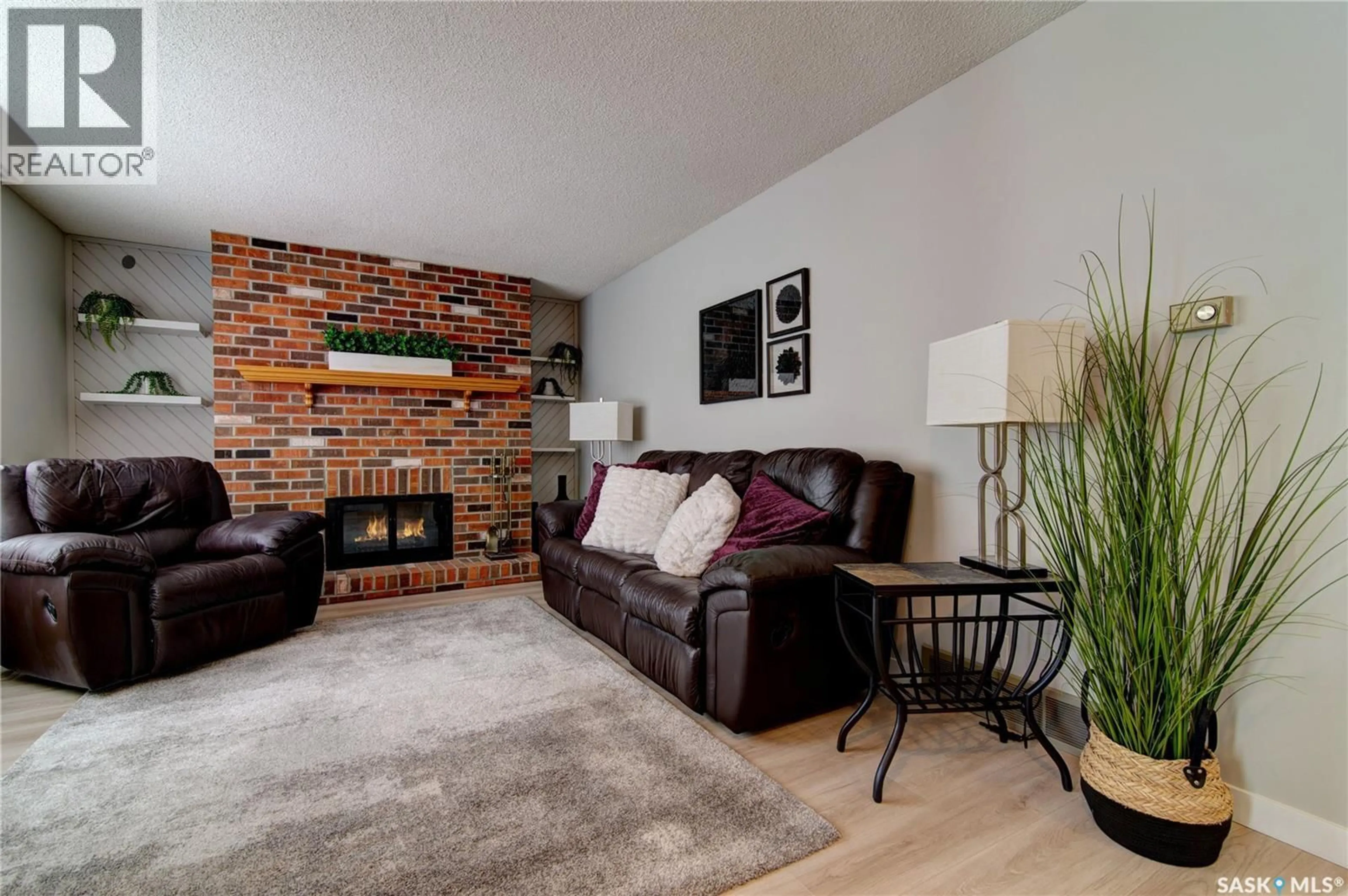 Living room with furniture, unknown for 16 BANNISTER AVENUE, Regina Saskatchewan S4R5K9