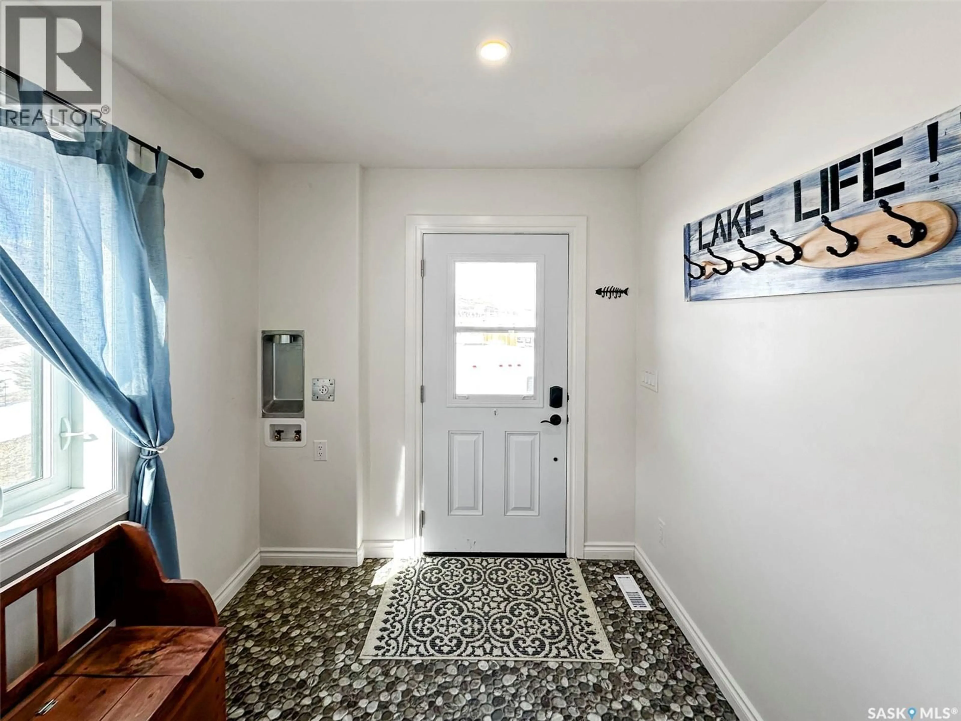Indoor entryway for 203 HILLCREST PLACE, Lac Pelletier Rm No. 107 Saskatchewan S0N2Y0