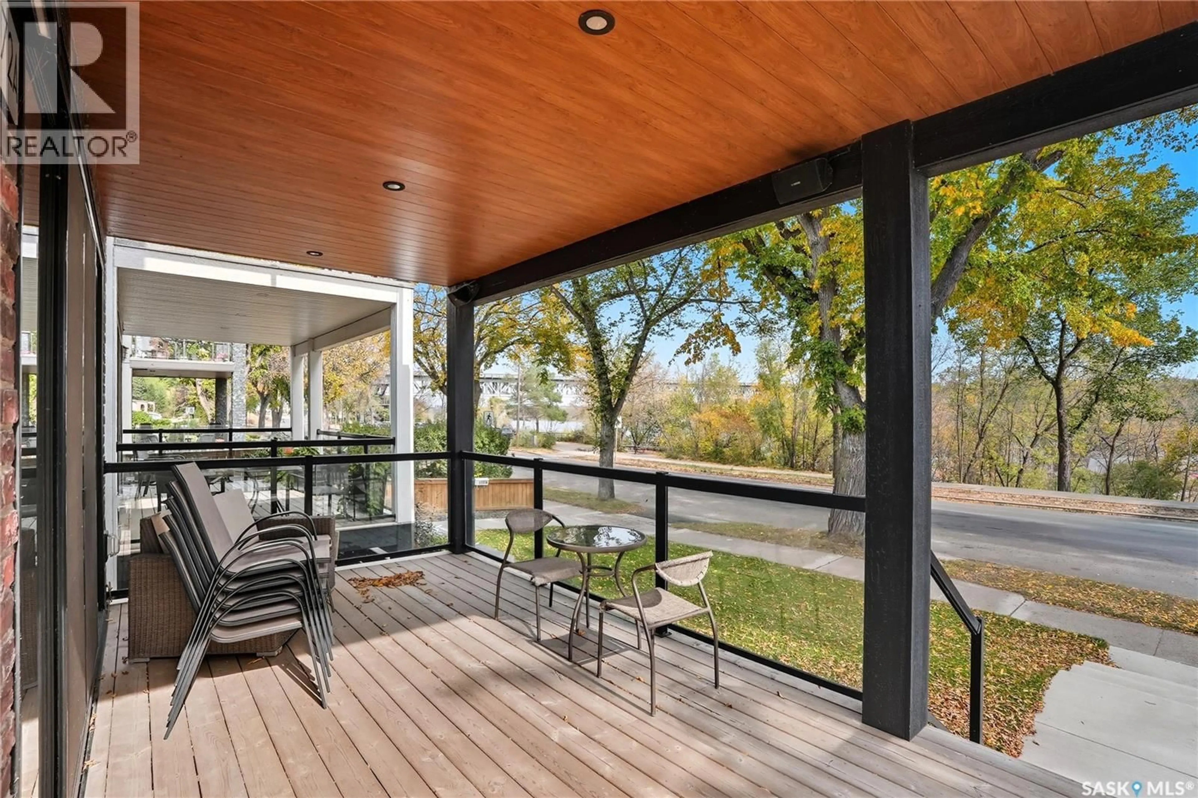 Patio, water/lake/river/ocean view for 1172A SPADINA CRESCENT, Saskatoon Saskatchewan S7K3H8