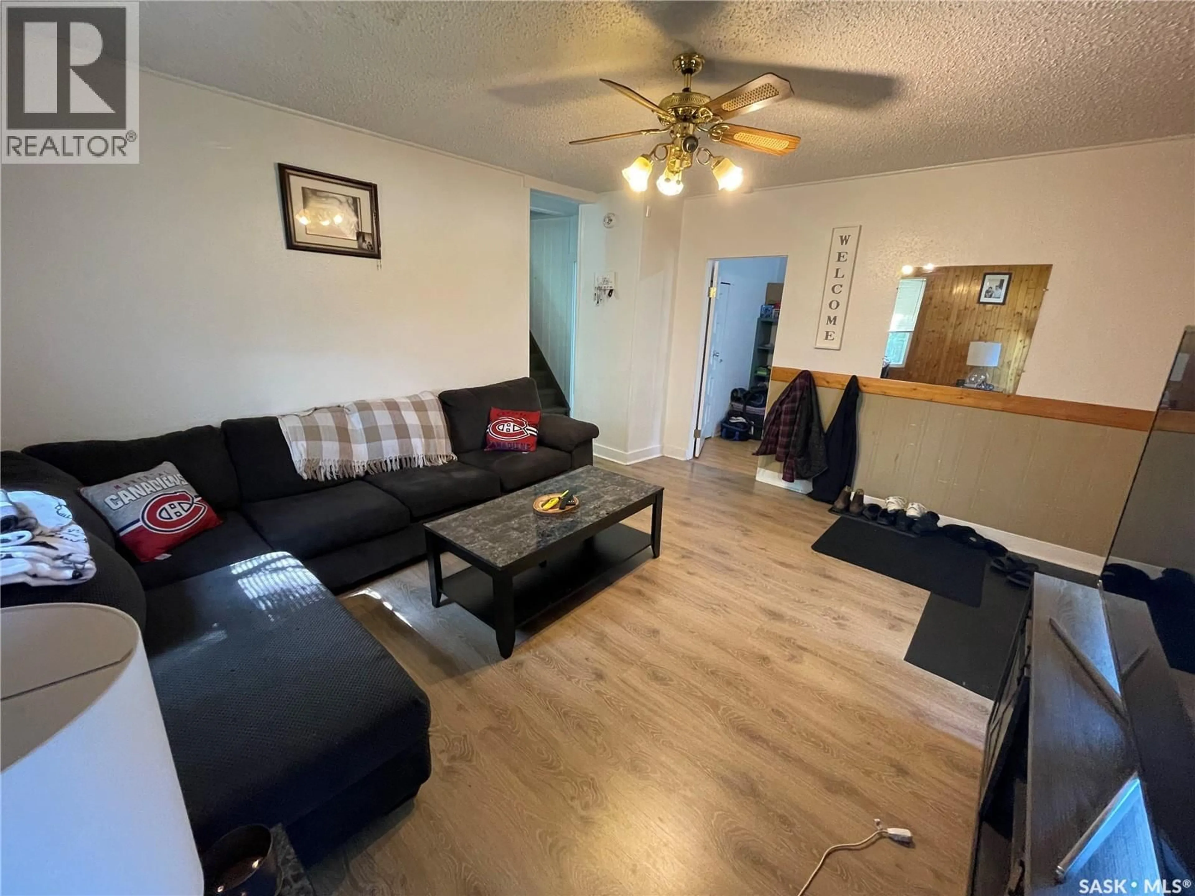 A pic of a room for 407 3RD STREET, Meadow Lake Saskatchewan S9X1H7