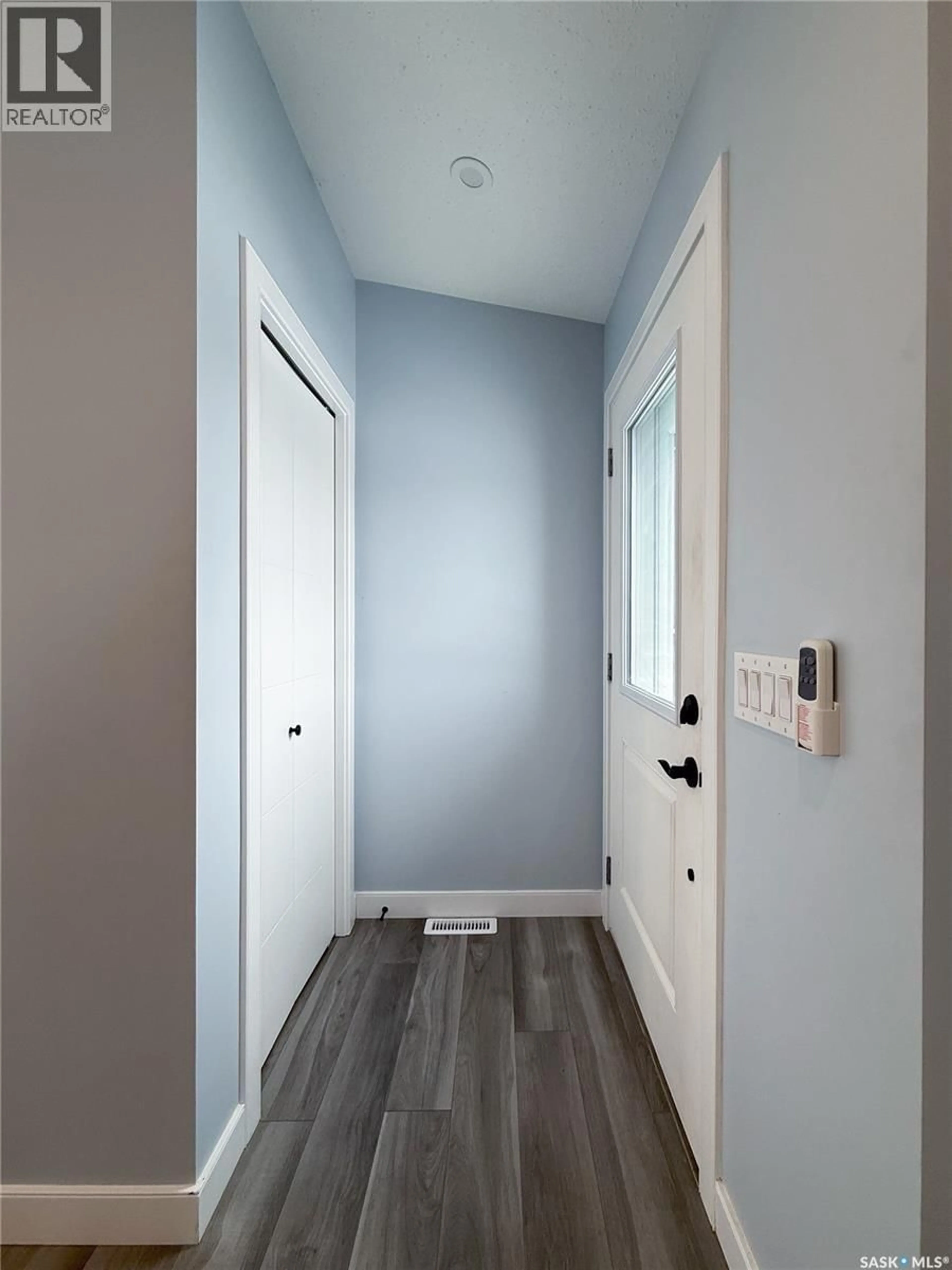 Indoor entryway for HAZLET ACREAGE, Pittville Rm No. 169 Saskatchewan S0N1E0