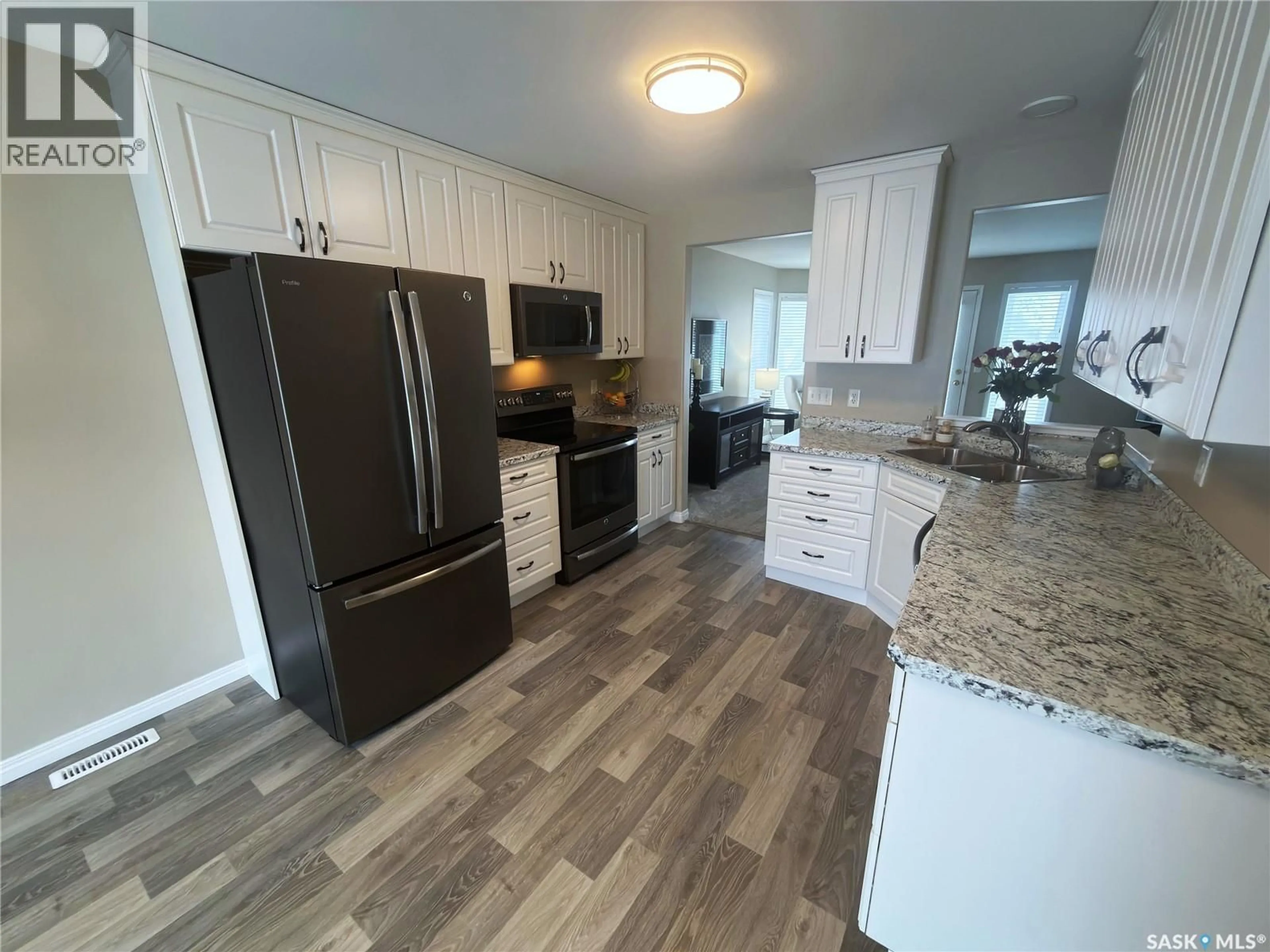 Open concept kitchen, unknown for 330 - 27 27 STODOLA COURT, Saskatoon Saskatchewan S7N4N9