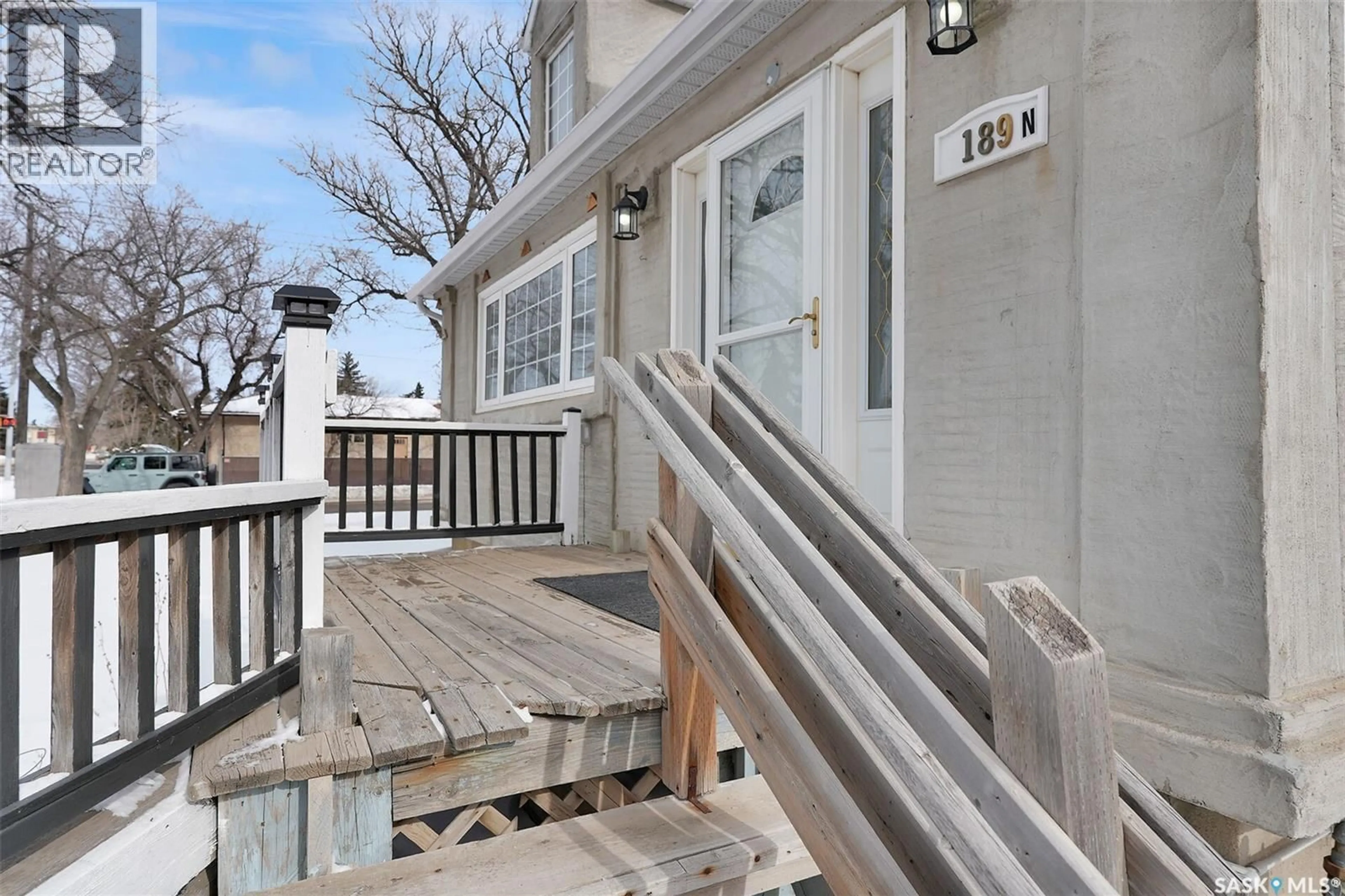 Patio, street for 189 BROAD STREET, Regina Saskatchewan S4R2X5