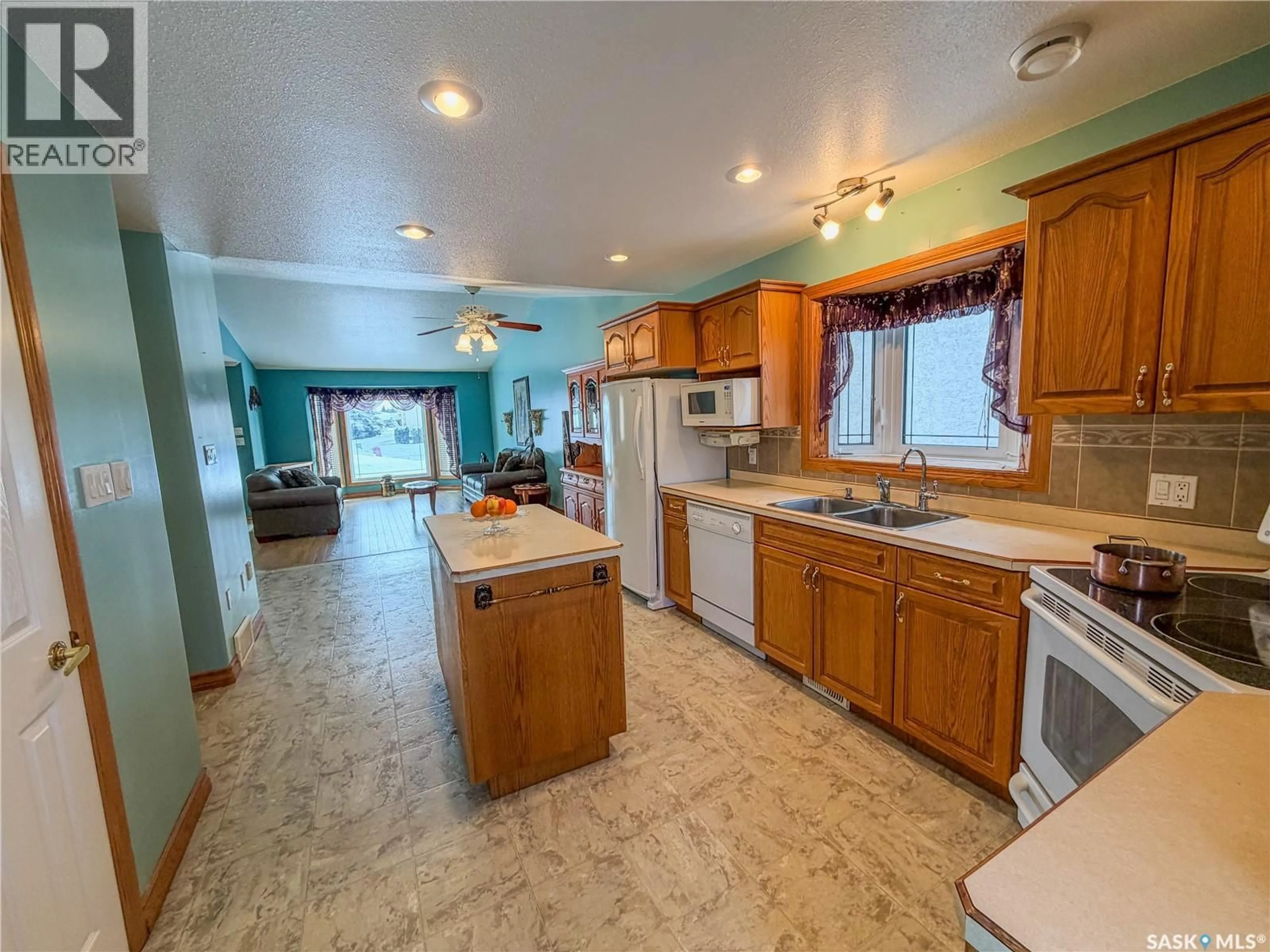 Unknown for 52 RUSSELL DRIVE, Yorkton Saskatchewan S3N3W2