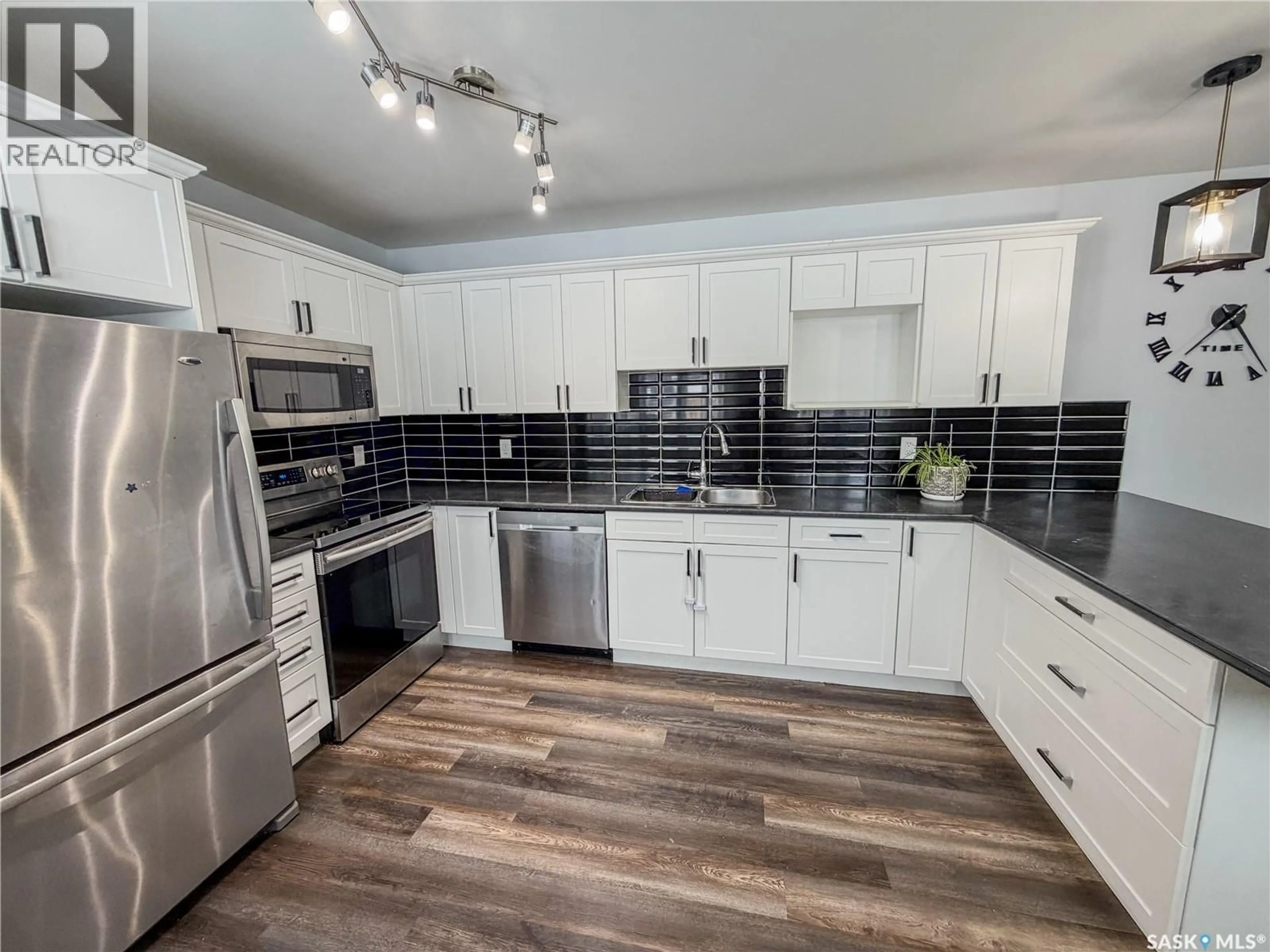 Open concept kitchen, unknown for 42 BAILEY DRIVE, Yorkton Saskatchewan S3N1C1