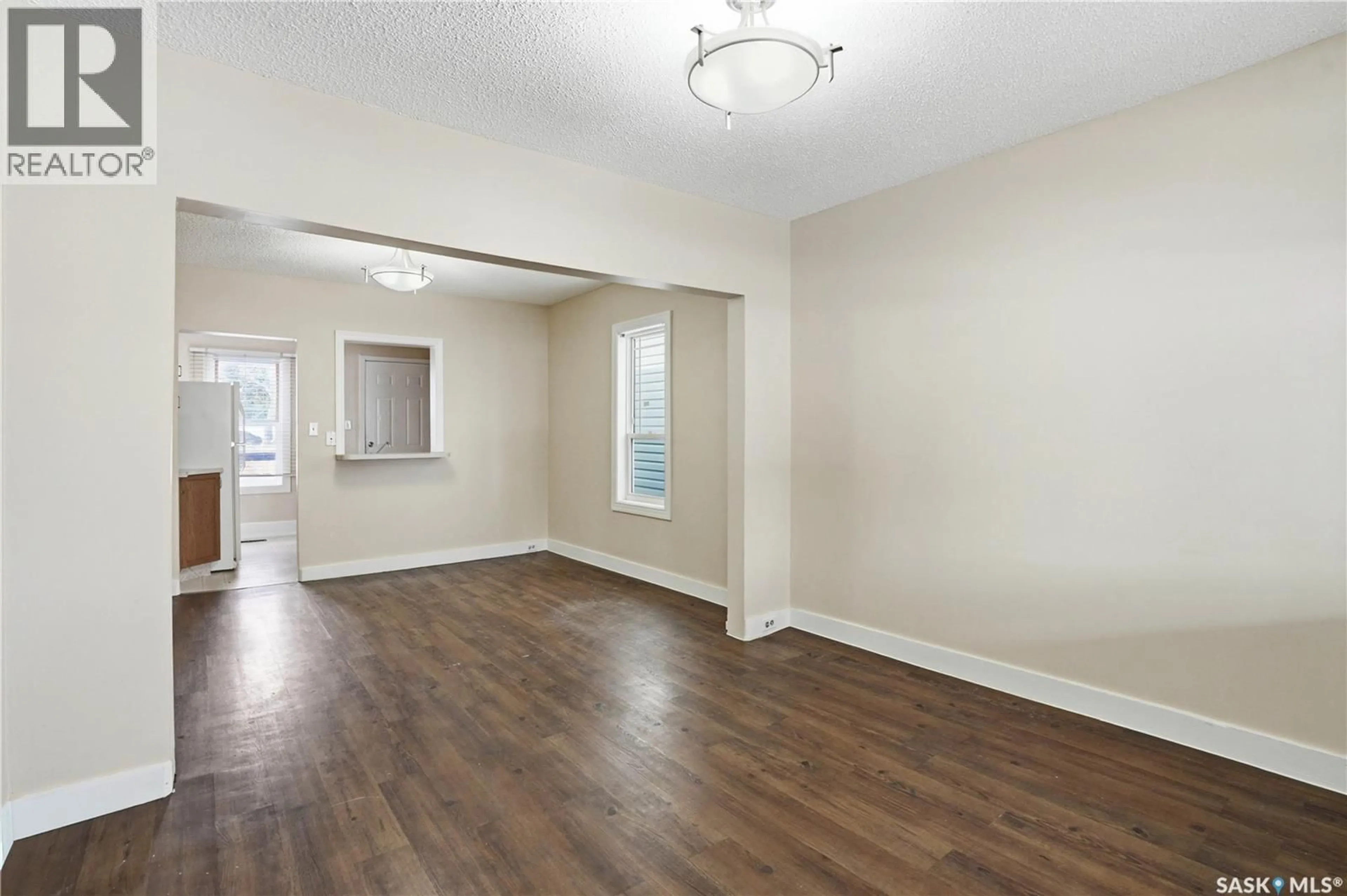 A pic of a room for 1121 H AVENUE N, Saskatoon Saskatchewan S7L2C8