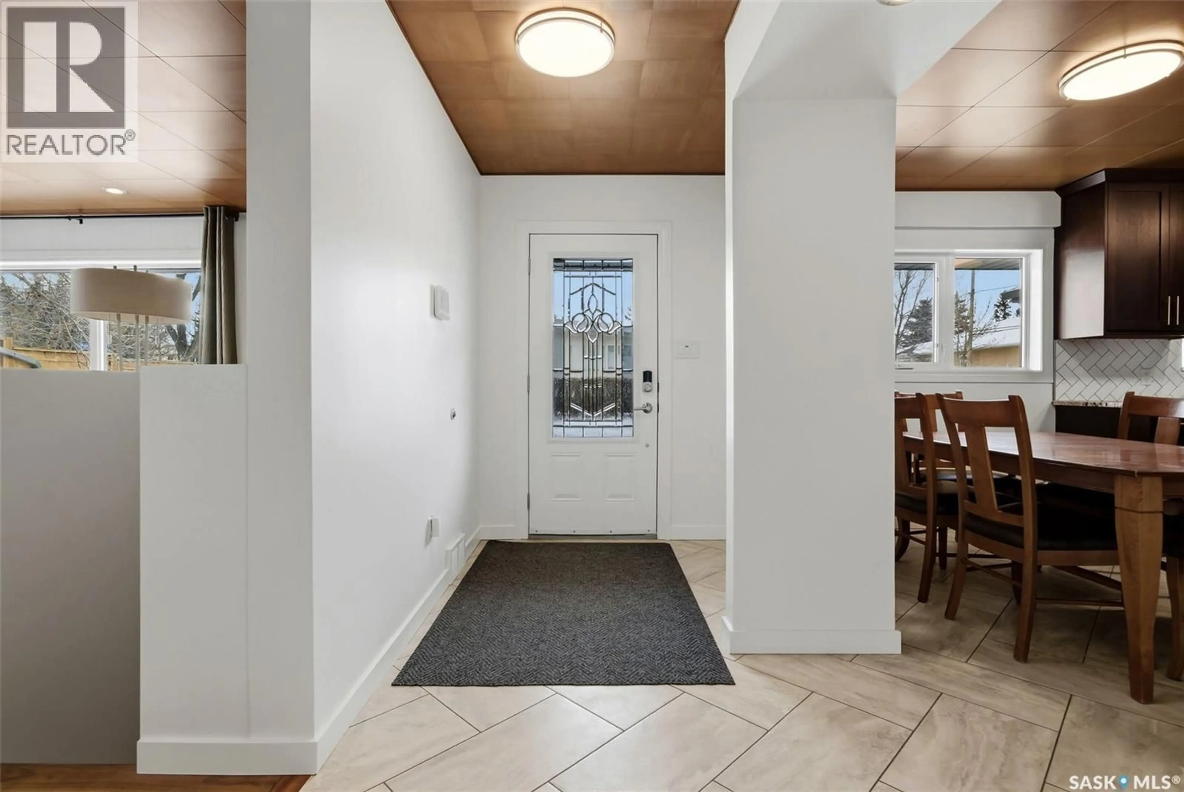 Indoor entryway for 3540 ALBERT STREET, Regina Saskatchewan S4S3P5