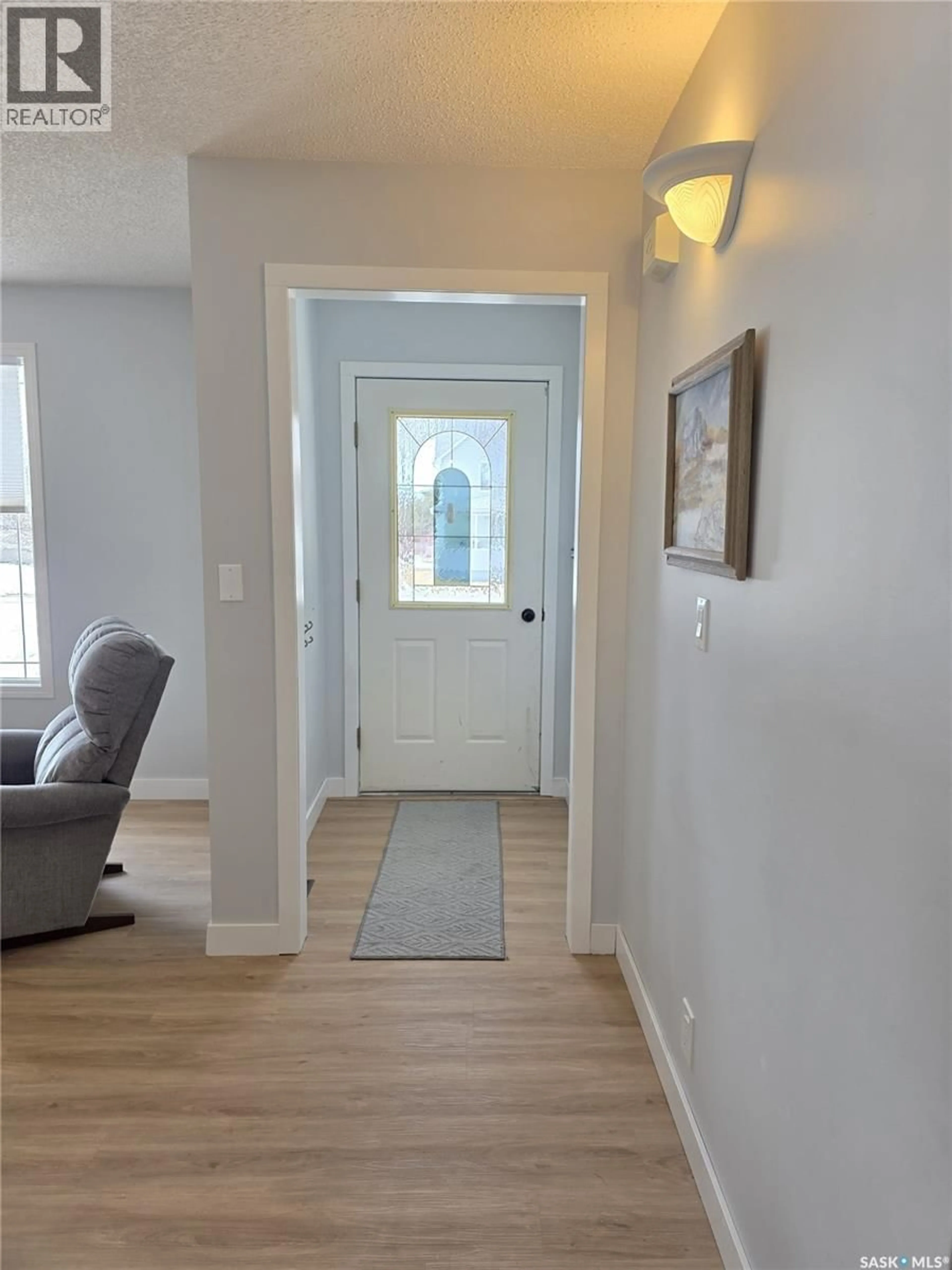 Indoor entryway for 403 THOMSON STREET, Outlook Saskatchewan S0L2N0