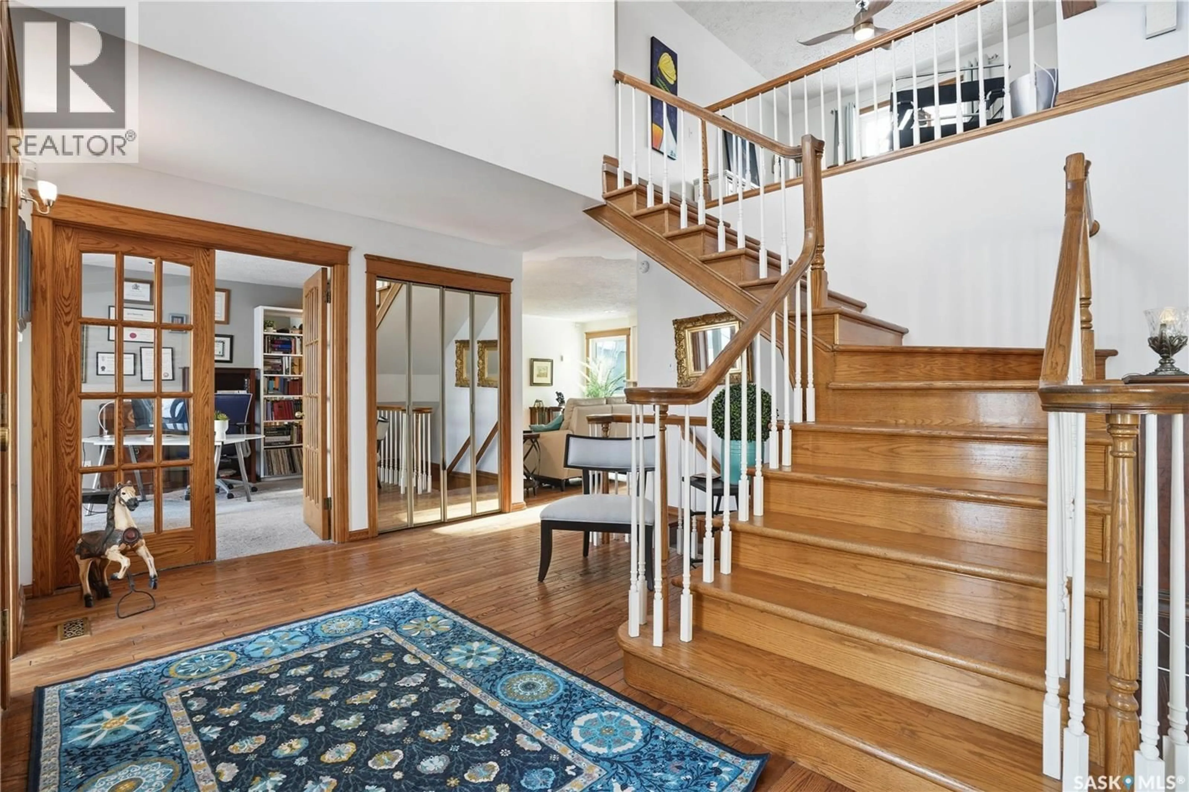 Indoor foyer for 2423 STRATHMORE PLACE, Regina Saskatchewan S4V0Z1