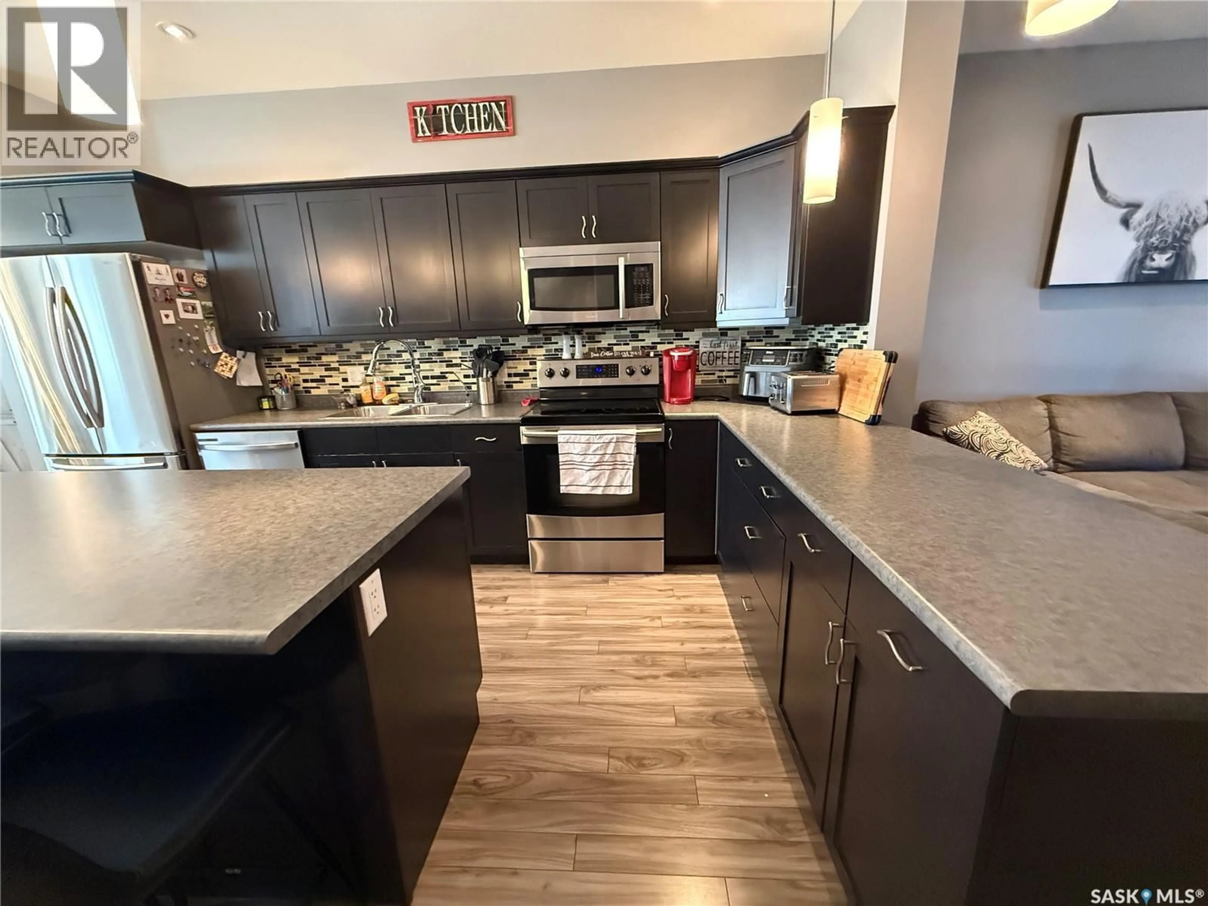 Open concept kitchen, unknown for 2 697 SUN VALLEY DRIVE, Estevan Saskatchewan S4A2X7