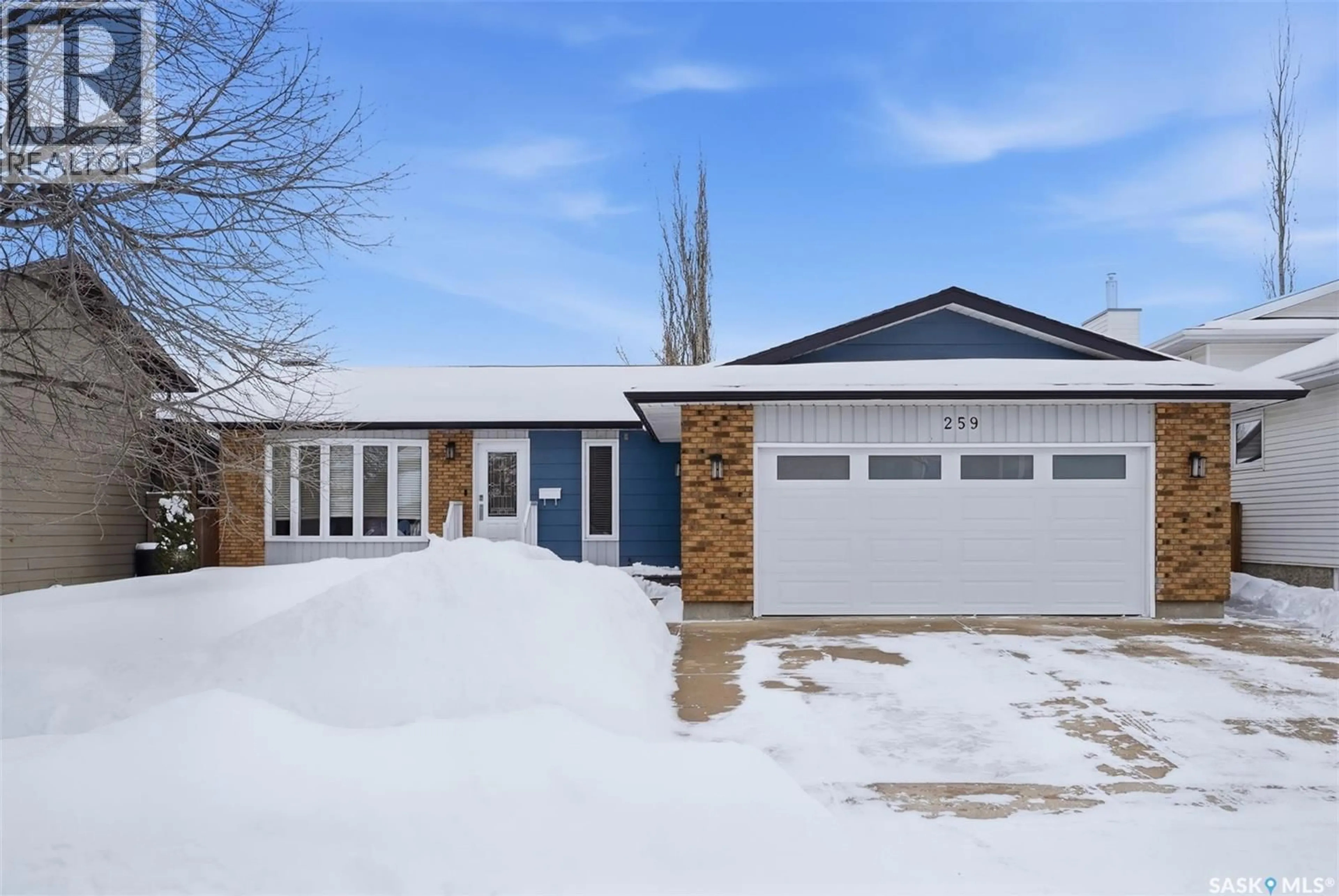 Home with vinyl exterior material, street for 259 VERBEKE CRESCENT, Saskatoon Saskatchewan S7K6K2