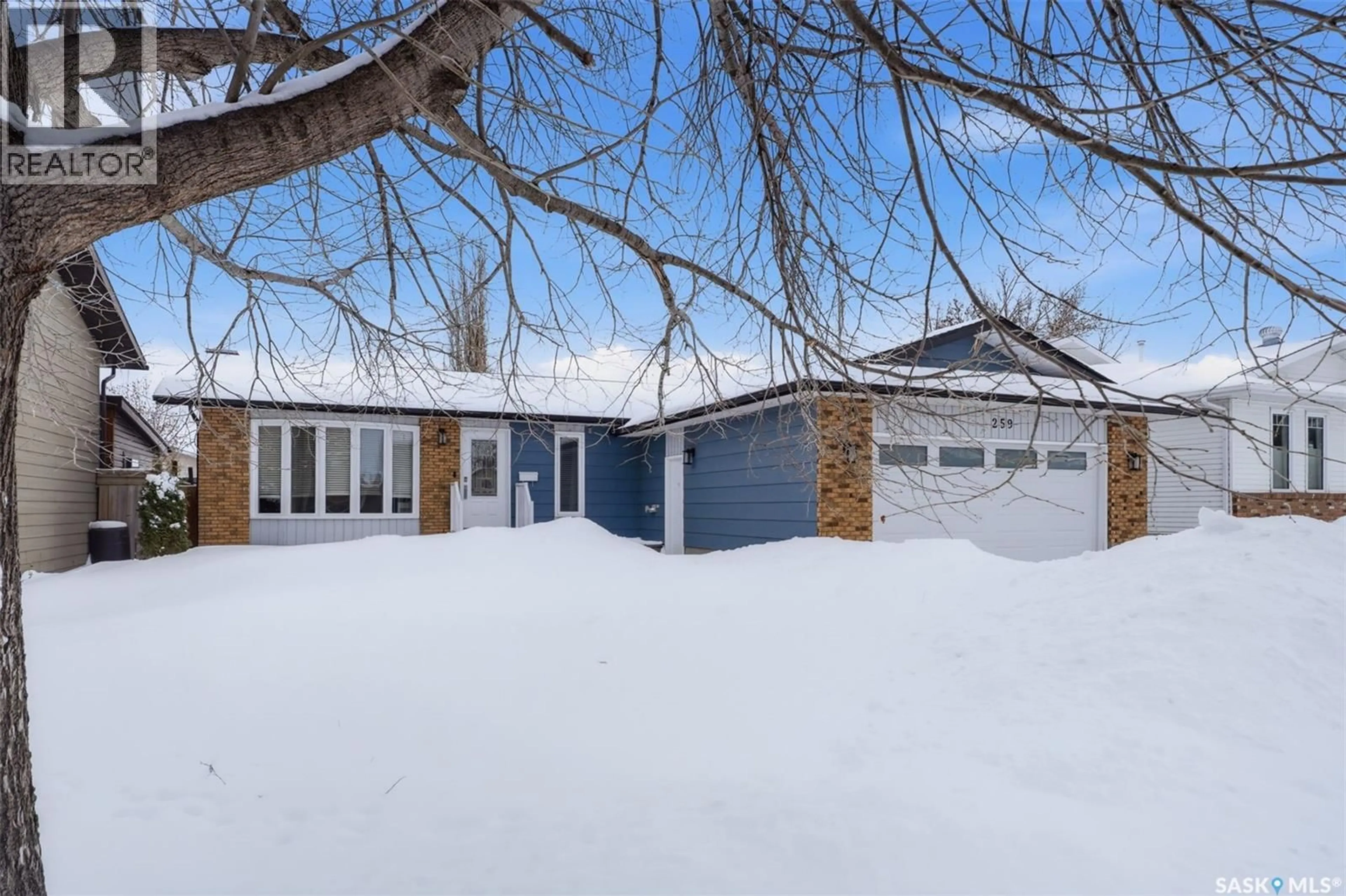 A pic from outside/outdoor area/front of a property/back of a property/a pic from drone, street for 259 VERBEKE CRESCENT, Saskatoon Saskatchewan S7K6K2