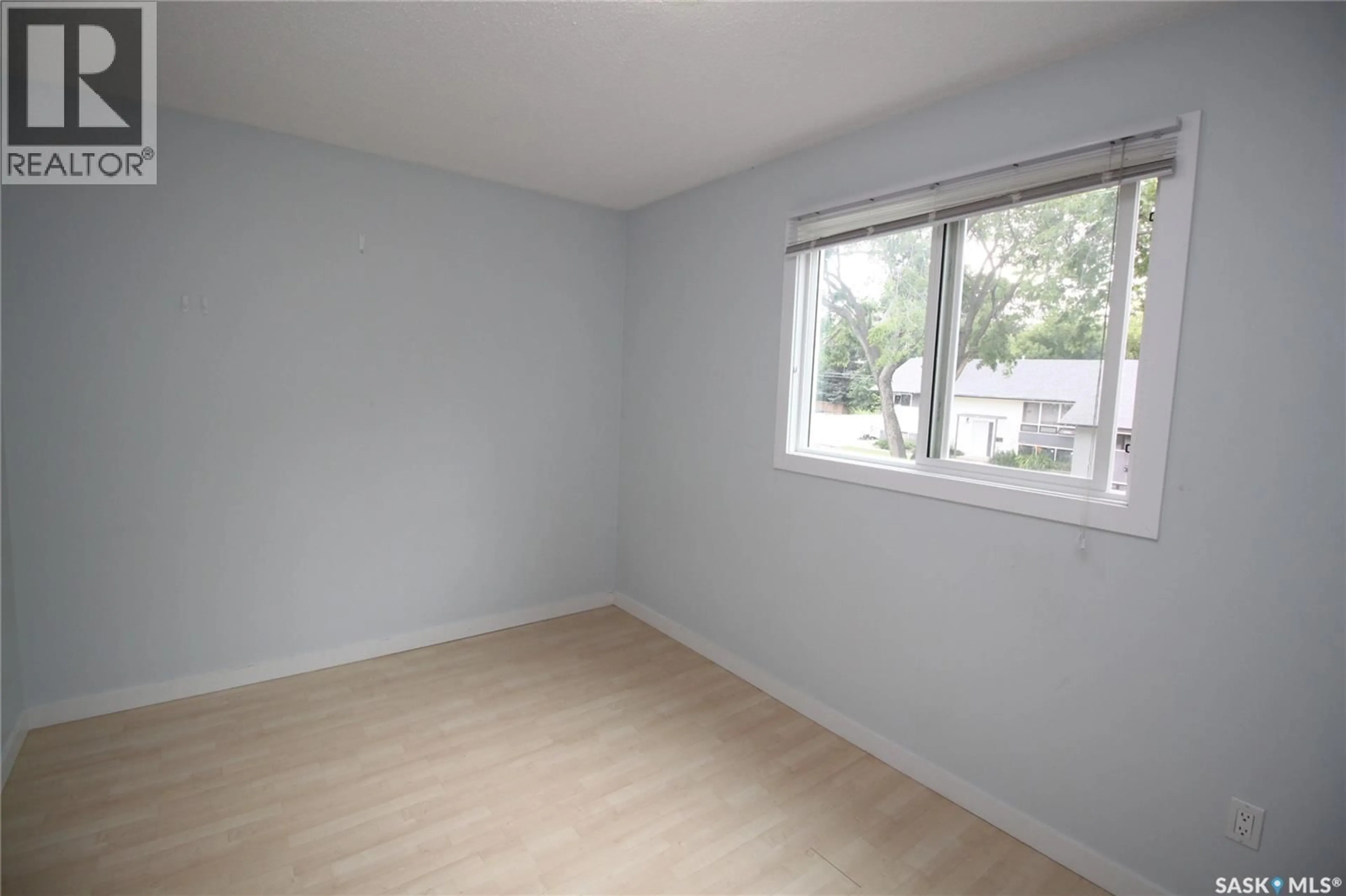 A pic of a room for 321 BOTTOMLEY AVENUE, Saskatoon Saskatchewan S7N1L3