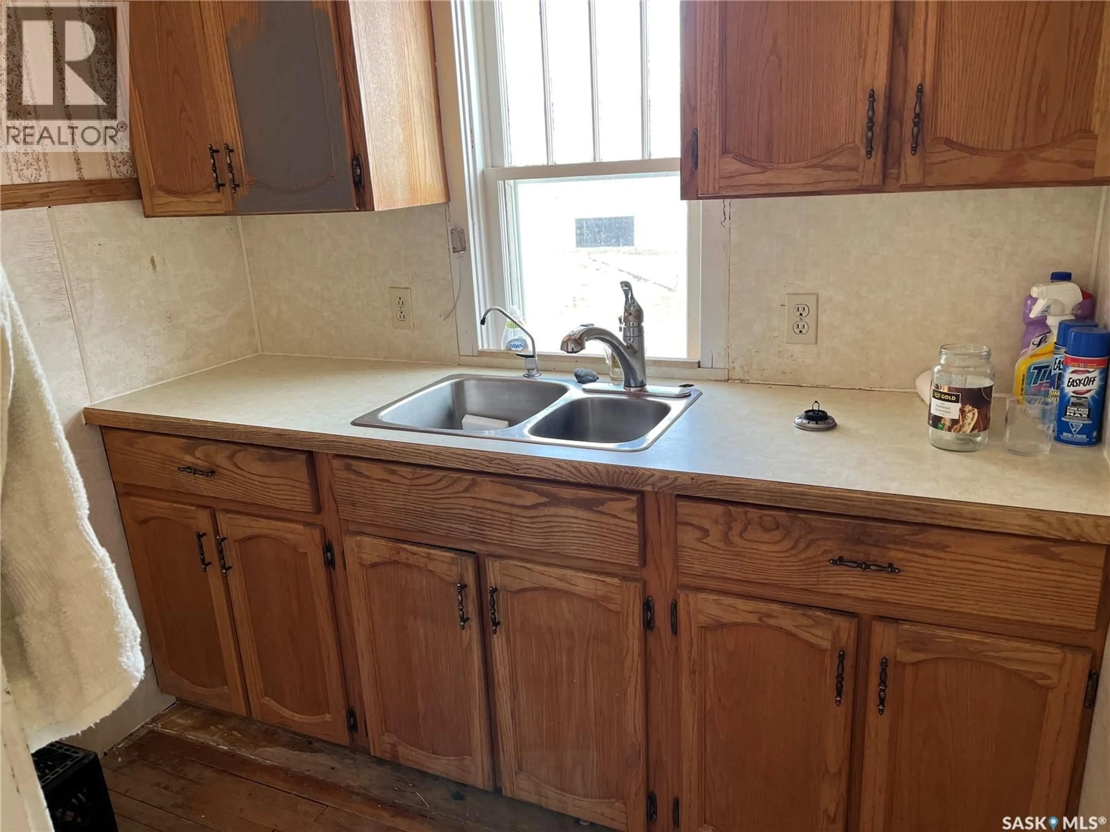 Standard kitchen, unknown for 133 2ND STREET, Lafleche Saskatchewan S0H2K0